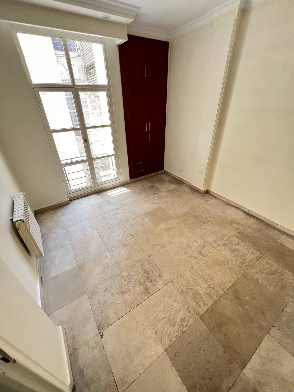 فروش آپارتمان 100 دیباجی جنوبی غرق در نور