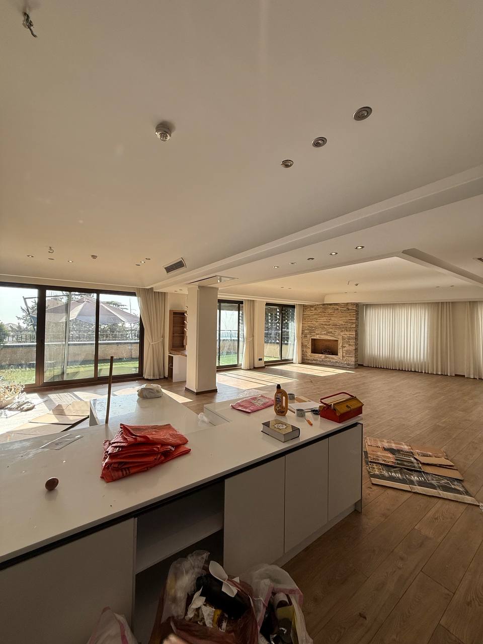 اجاره آپارتمان 240 متر نیــاوران