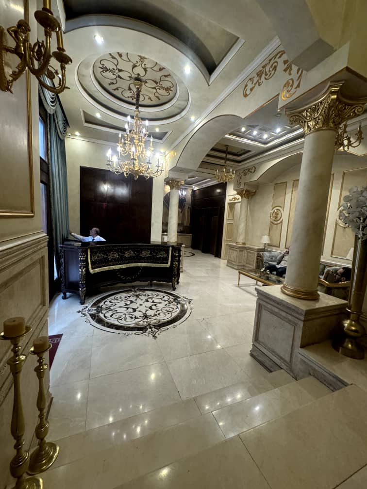 فروش برج 131 متر کامرانیه آقایی