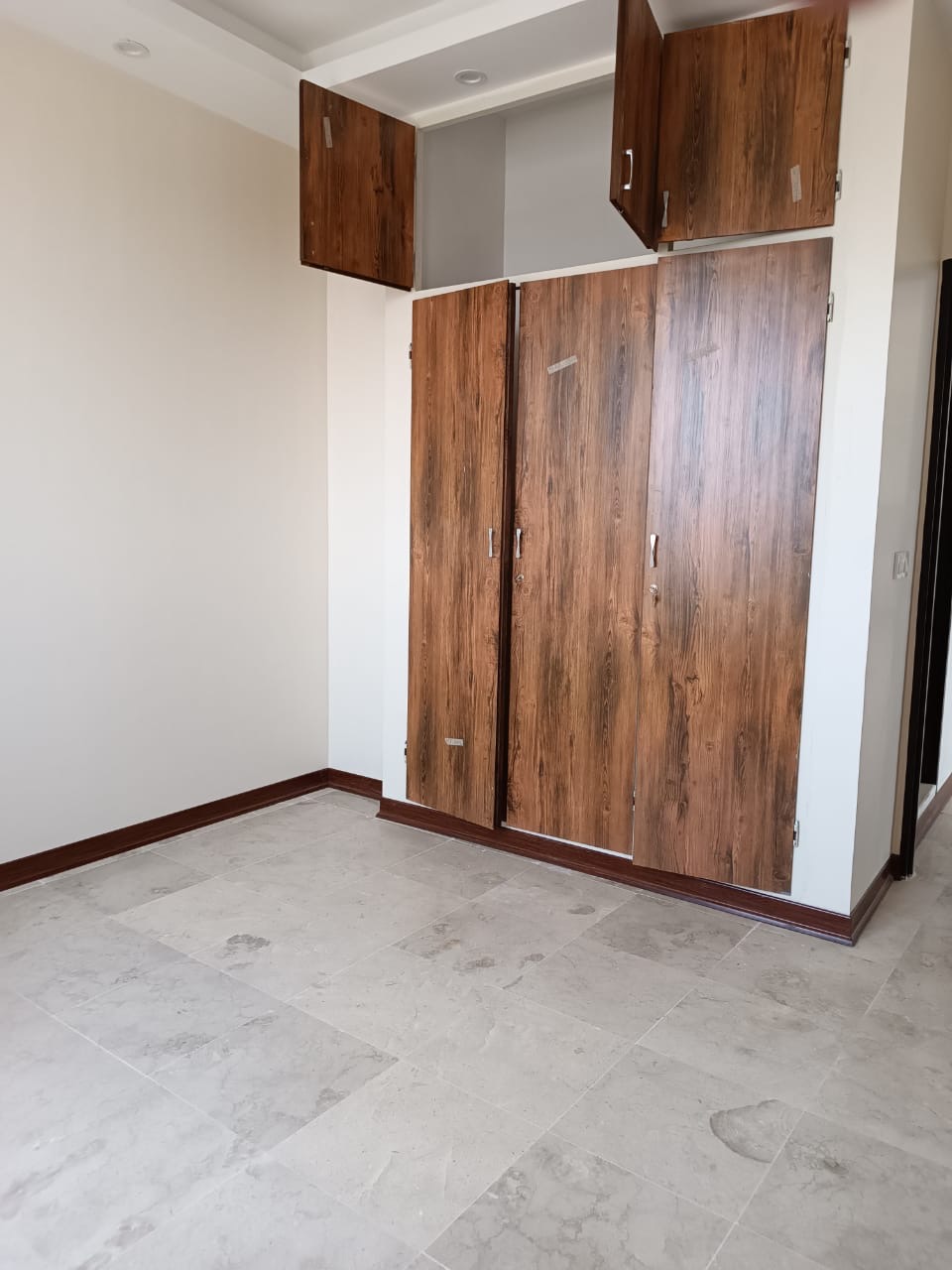 فروش اپارتمان 135 متر هفت حوض خوش نقشه غرق نور