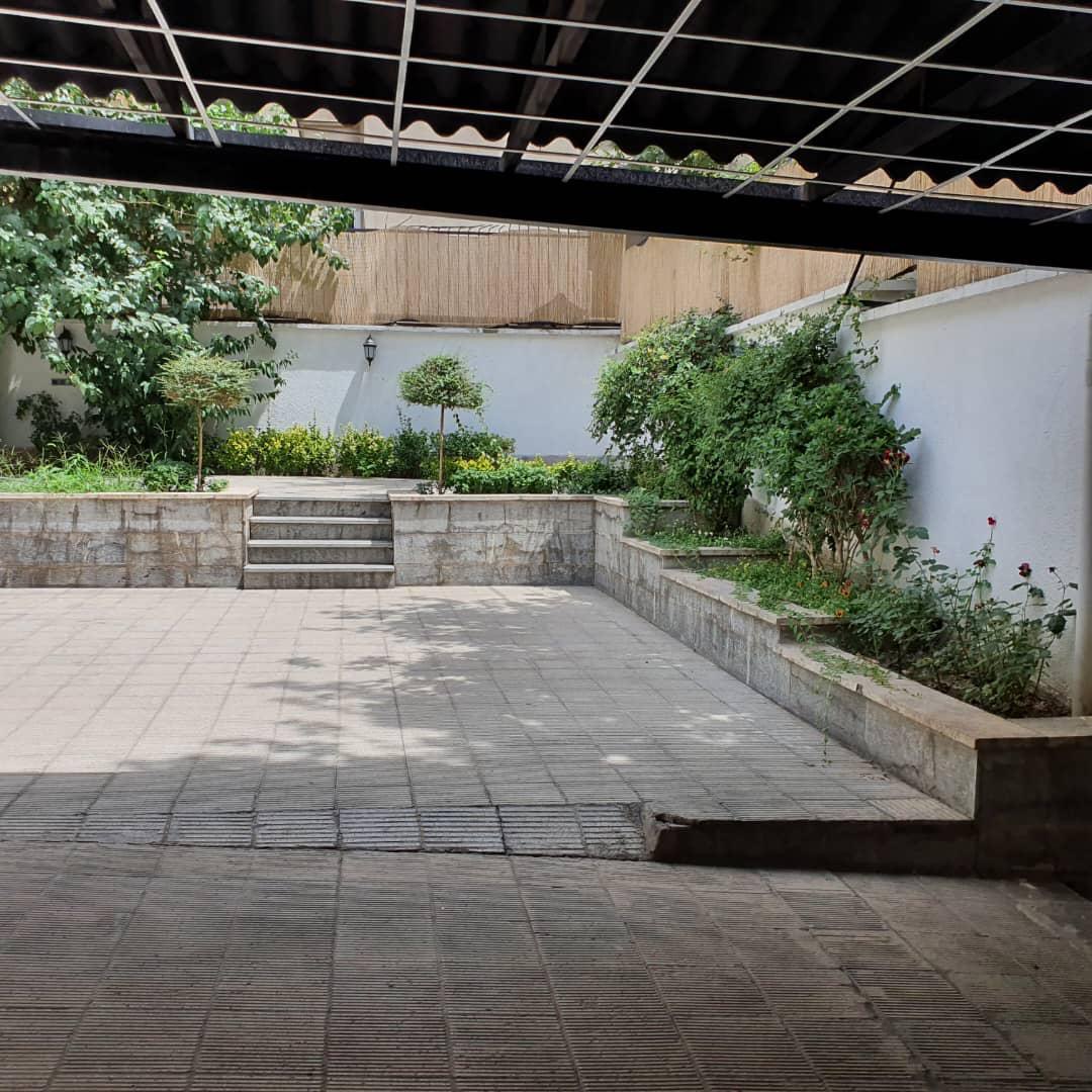 700 متر نیاوران باسازی شده