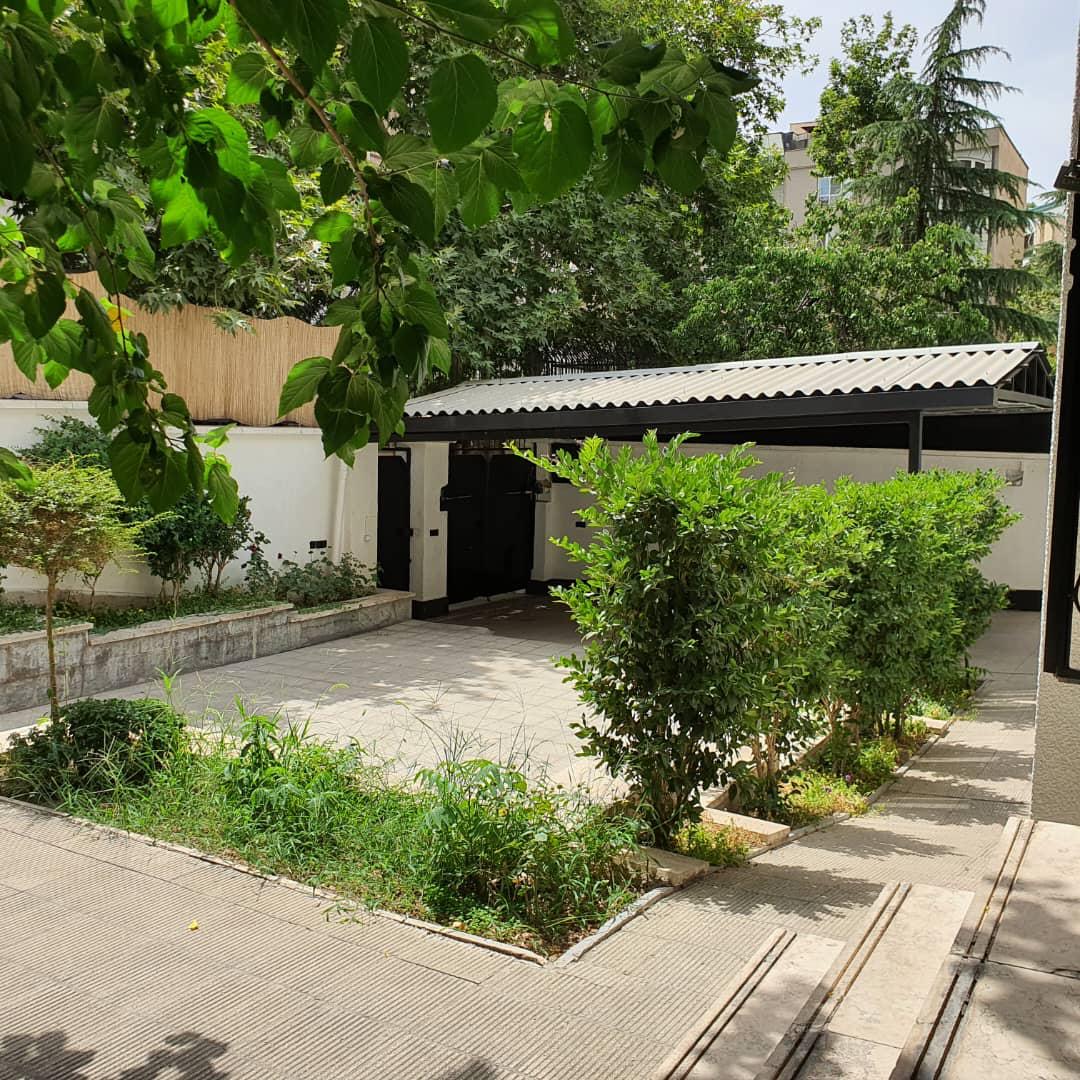 700 متر نیاوران باسازی شده