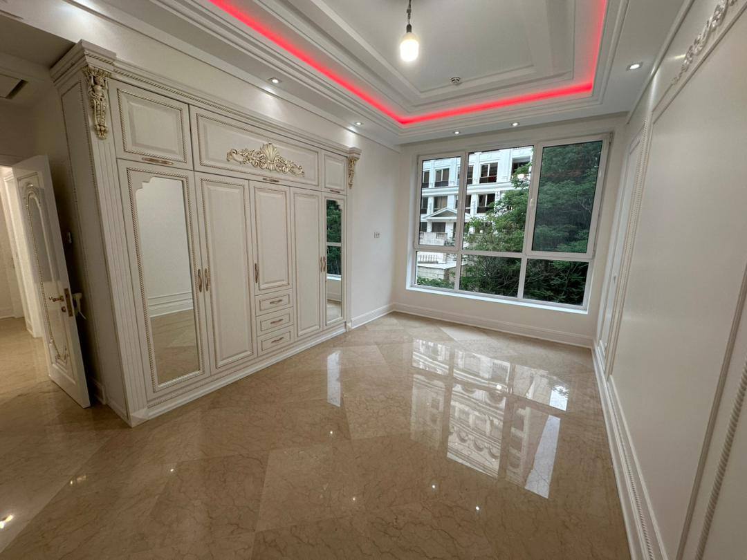 فروش آپارتمان 215 متر نیاوران مرجان