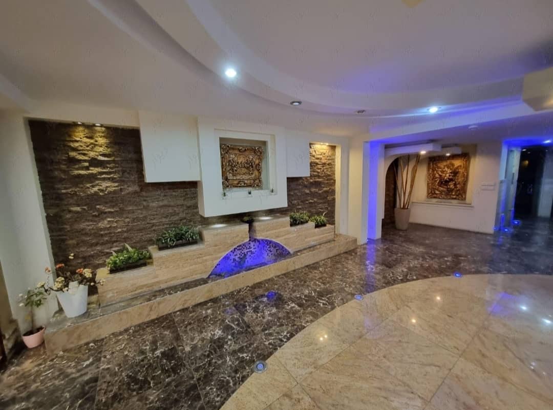 فروش آپارتمان 144 متر قلهک رو به آفتاب