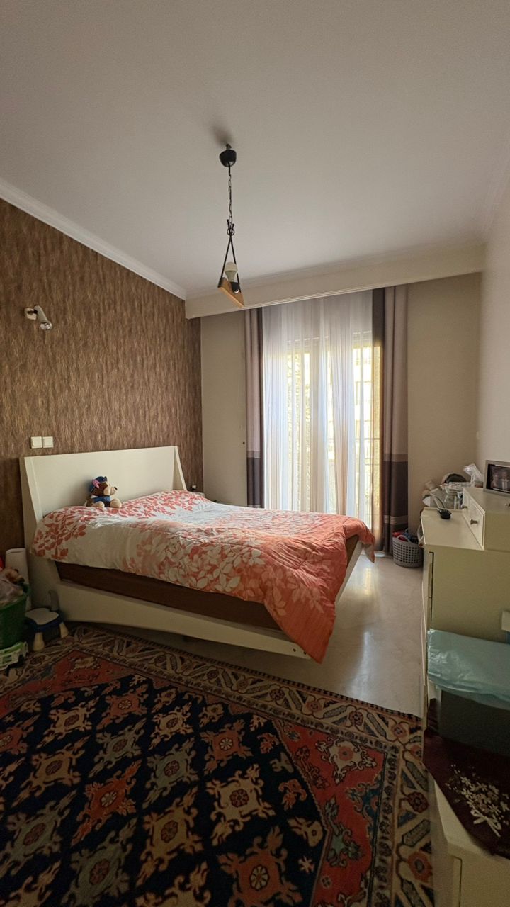 فروش آپارتمان در آجودانیه 195متر