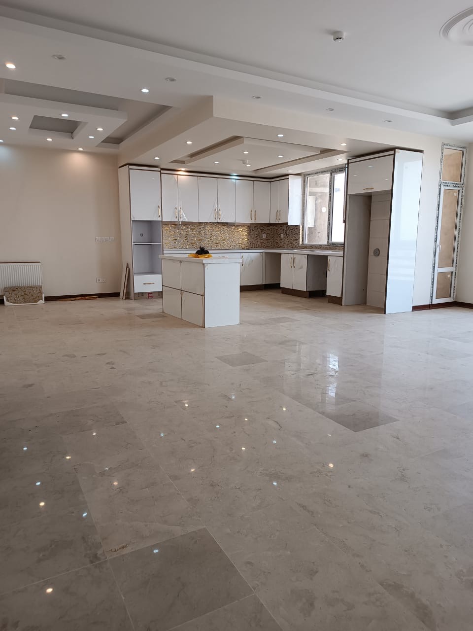 فروش اپارتمان 135 متر هفت حوض خوش نقشه غرق نور