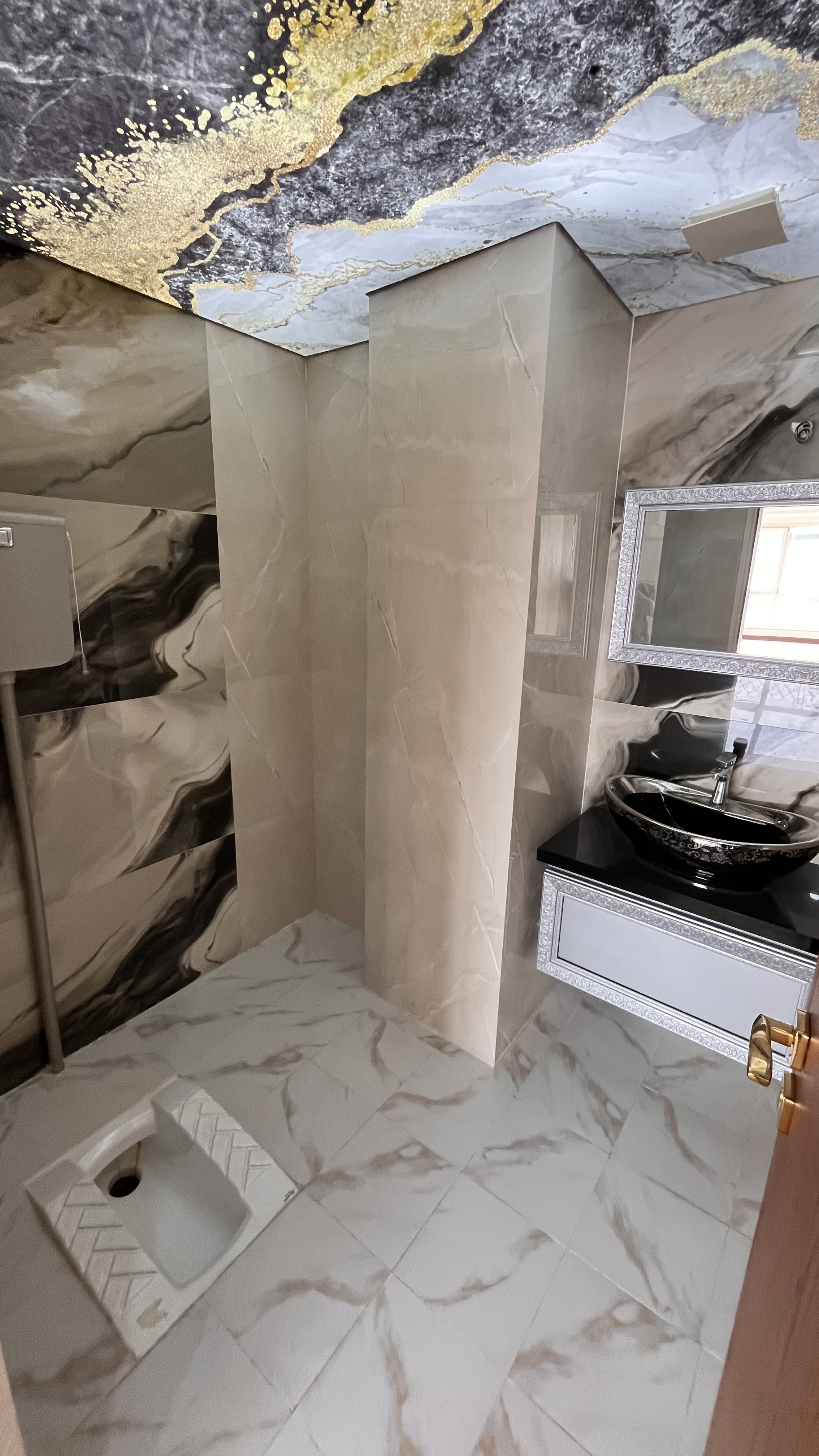 اجاره آپارتمان 220متر هروی فول امکانات 2پارکینگ