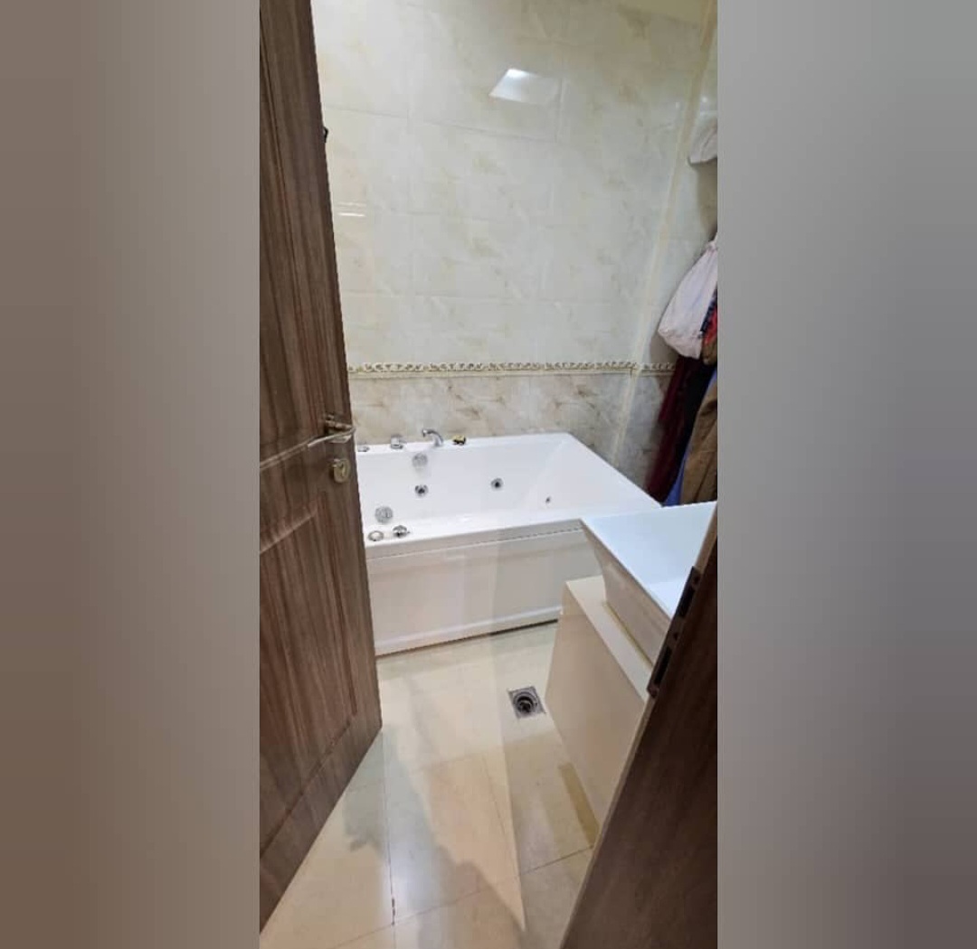 فروش آپارتمان 130متر دیباجی‌ عطار دولت الماس شاه‌ پسند آکواریوم نور