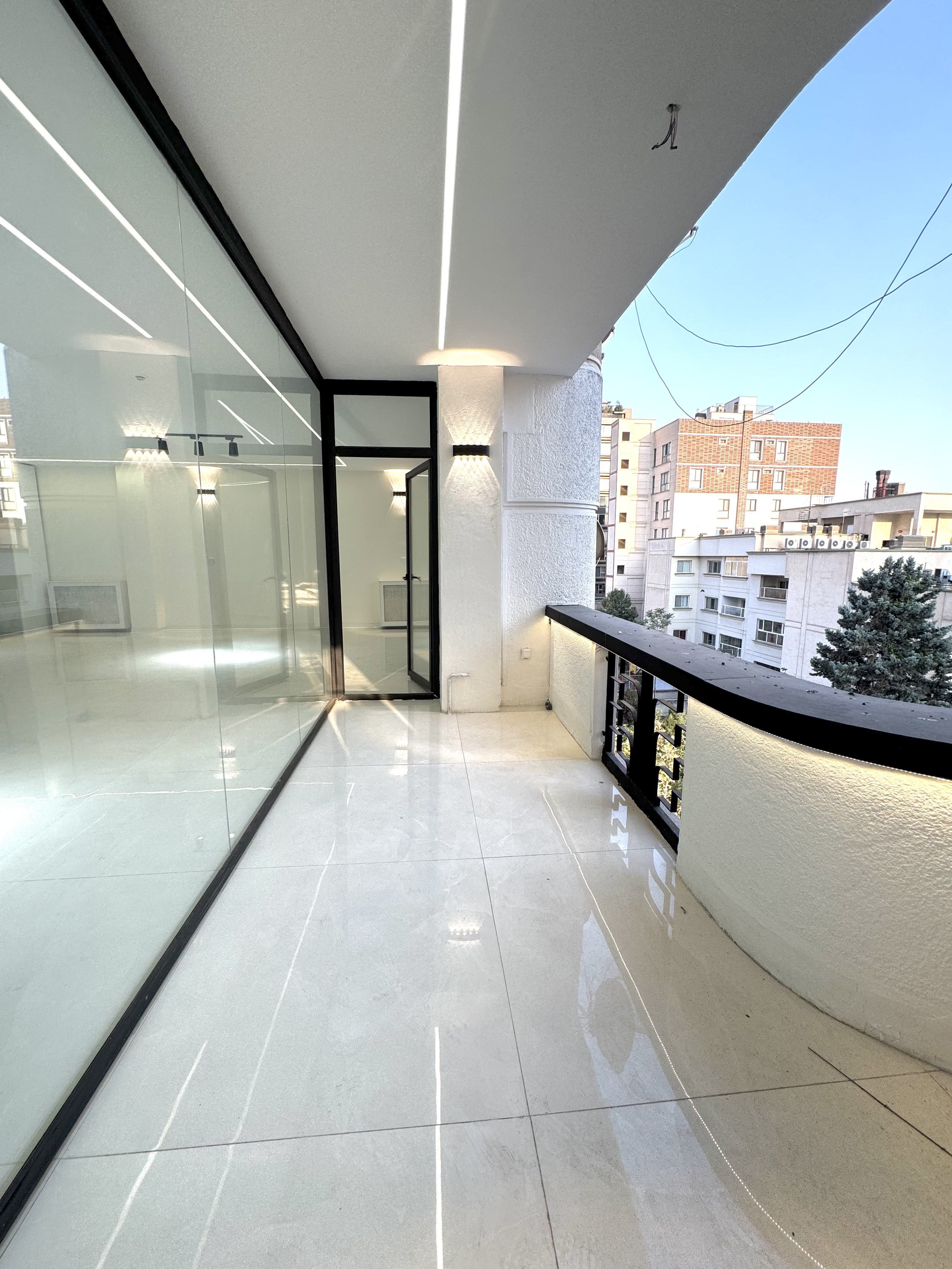 فروش آ‌پارتمان 210 متر سنبل