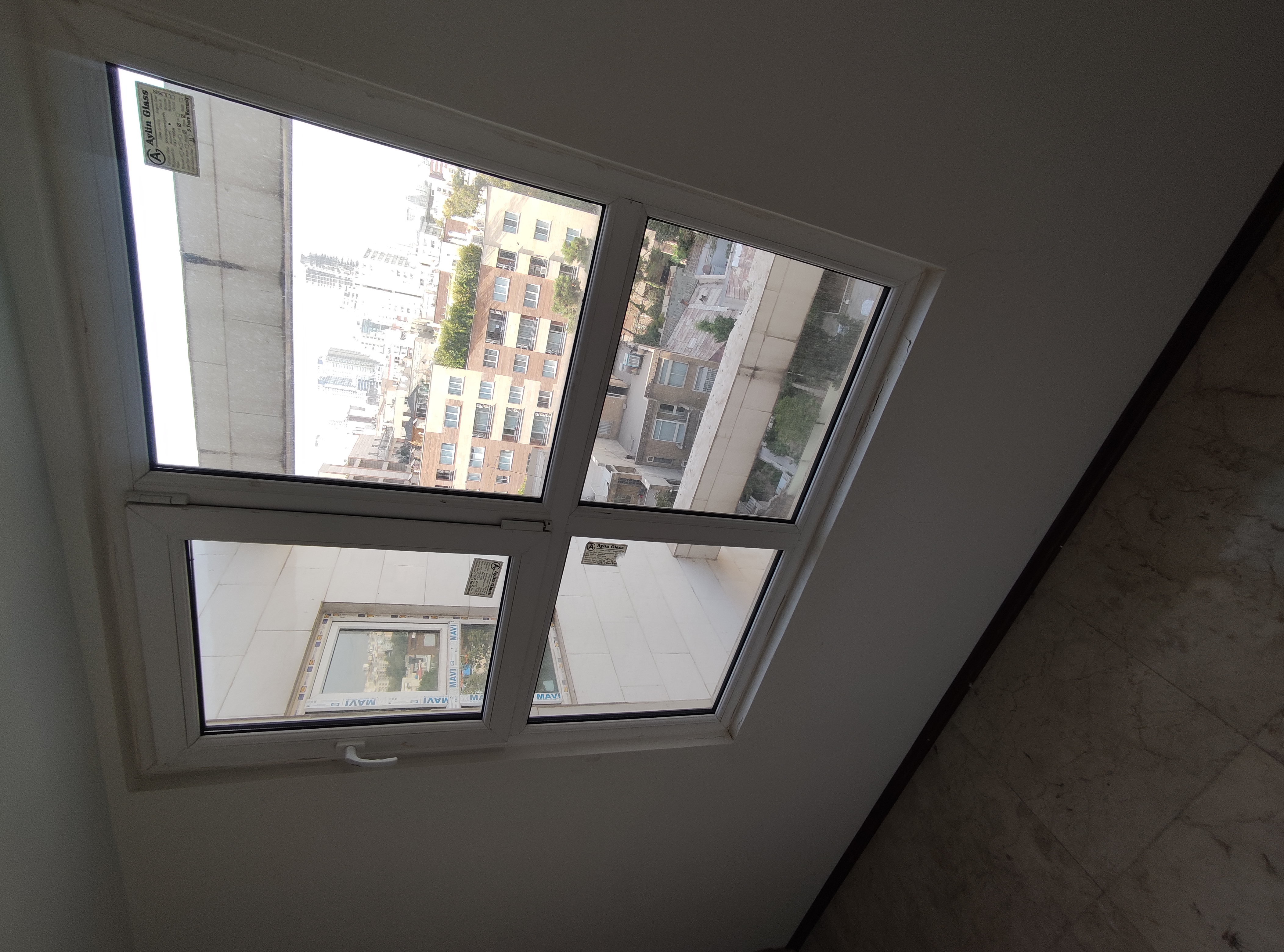 فروش آپارتمان 104 متر  عطاری مقدم کلید نخورده