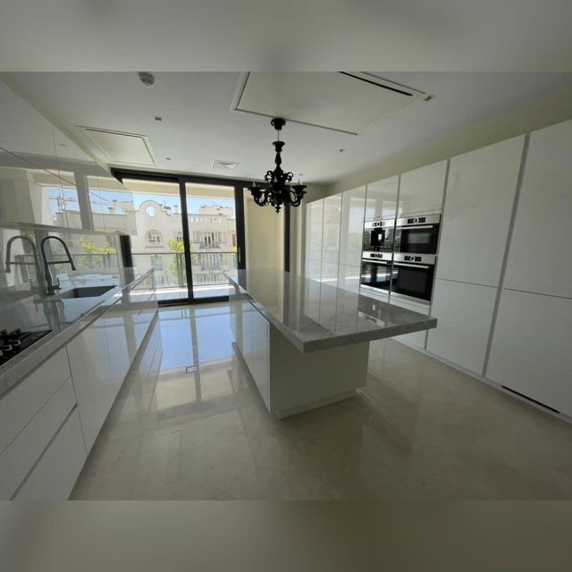 اجاره آپارتمان 230 متر فرمانیه 3 پارکینگ تاپ لوکیشن