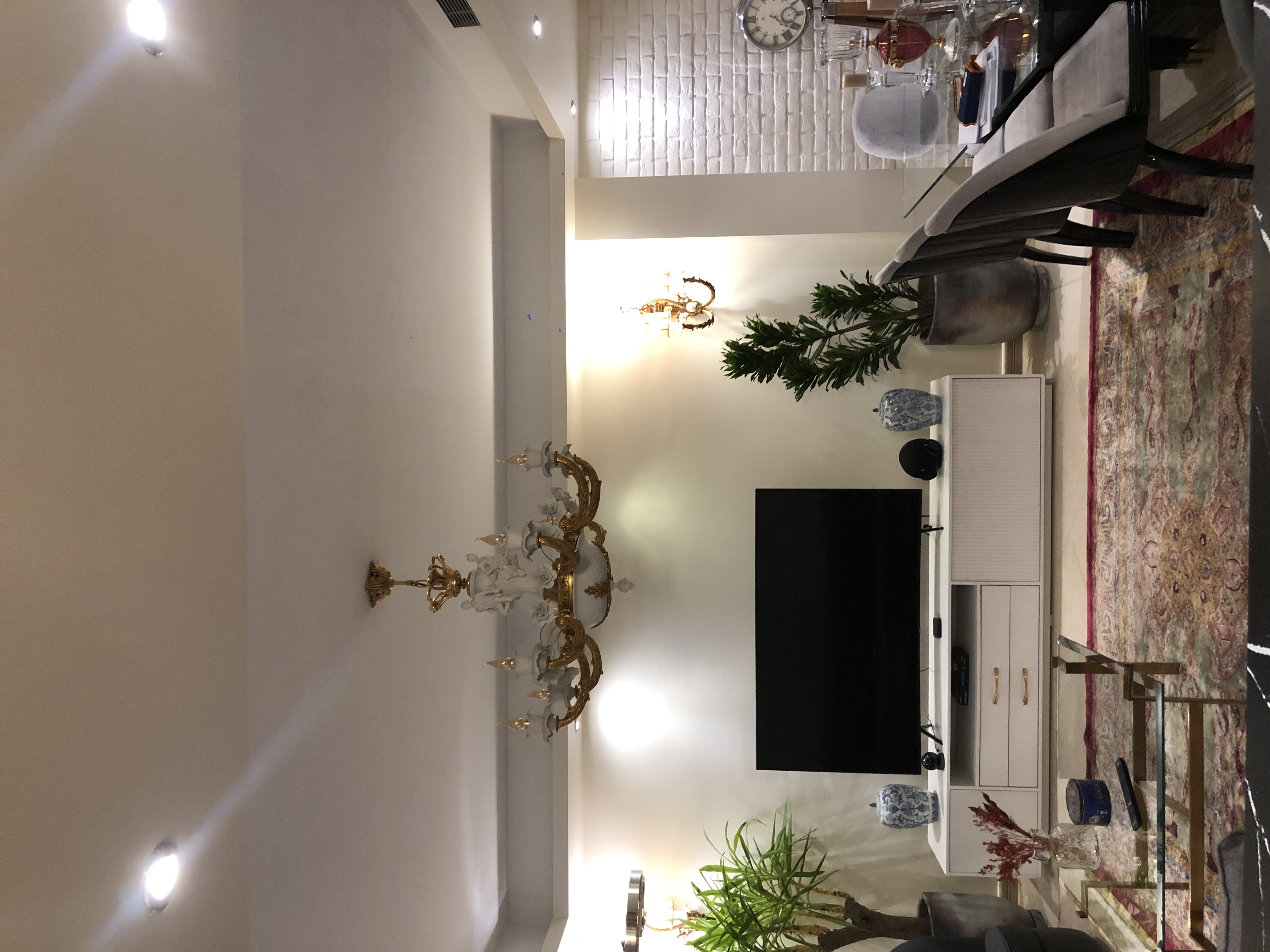 فروش آپارتمان 127متر آجودانیه 2پارکینگ