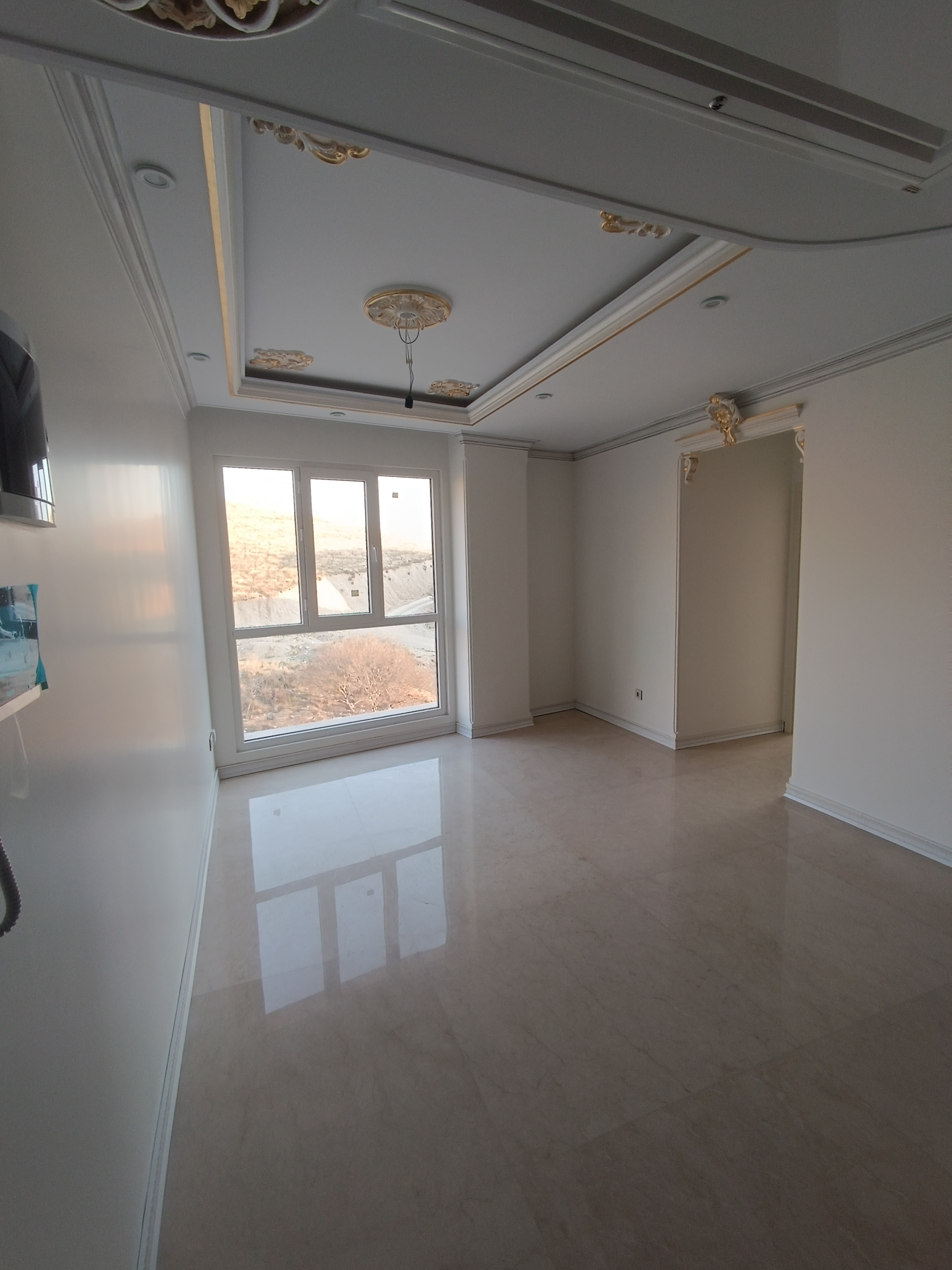 فروش آپارتمان 220 متر شهرک لاله تکواحدی 3 خواب ویو کوهستان