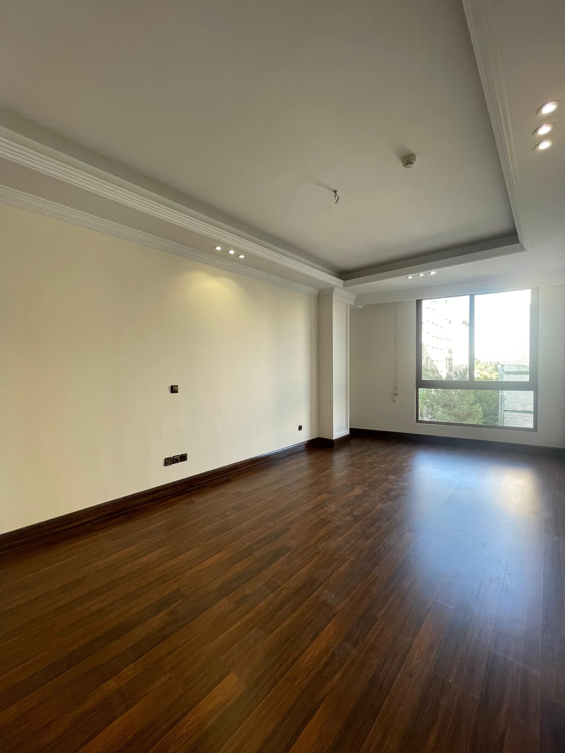 اجاره آپارتمان 200متر فرمانیه سه خواب پشت سفارت ایتالیا