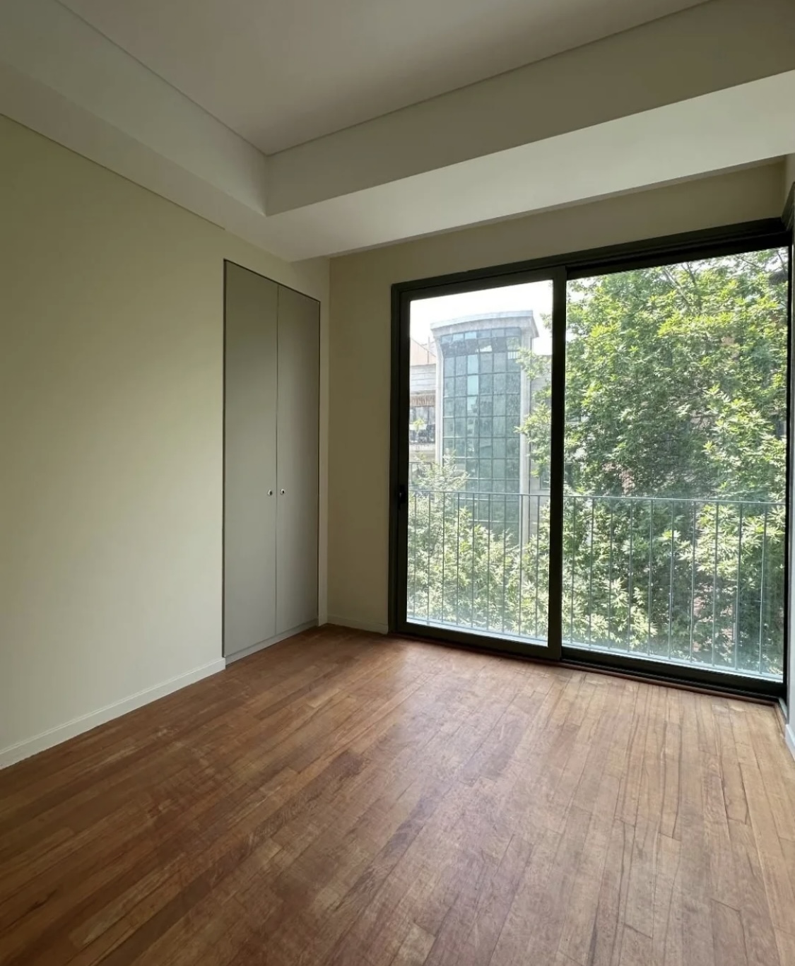 فروش آپارتمان 120متر اختیاریه  کلید‌نخورده 2پارکینگ