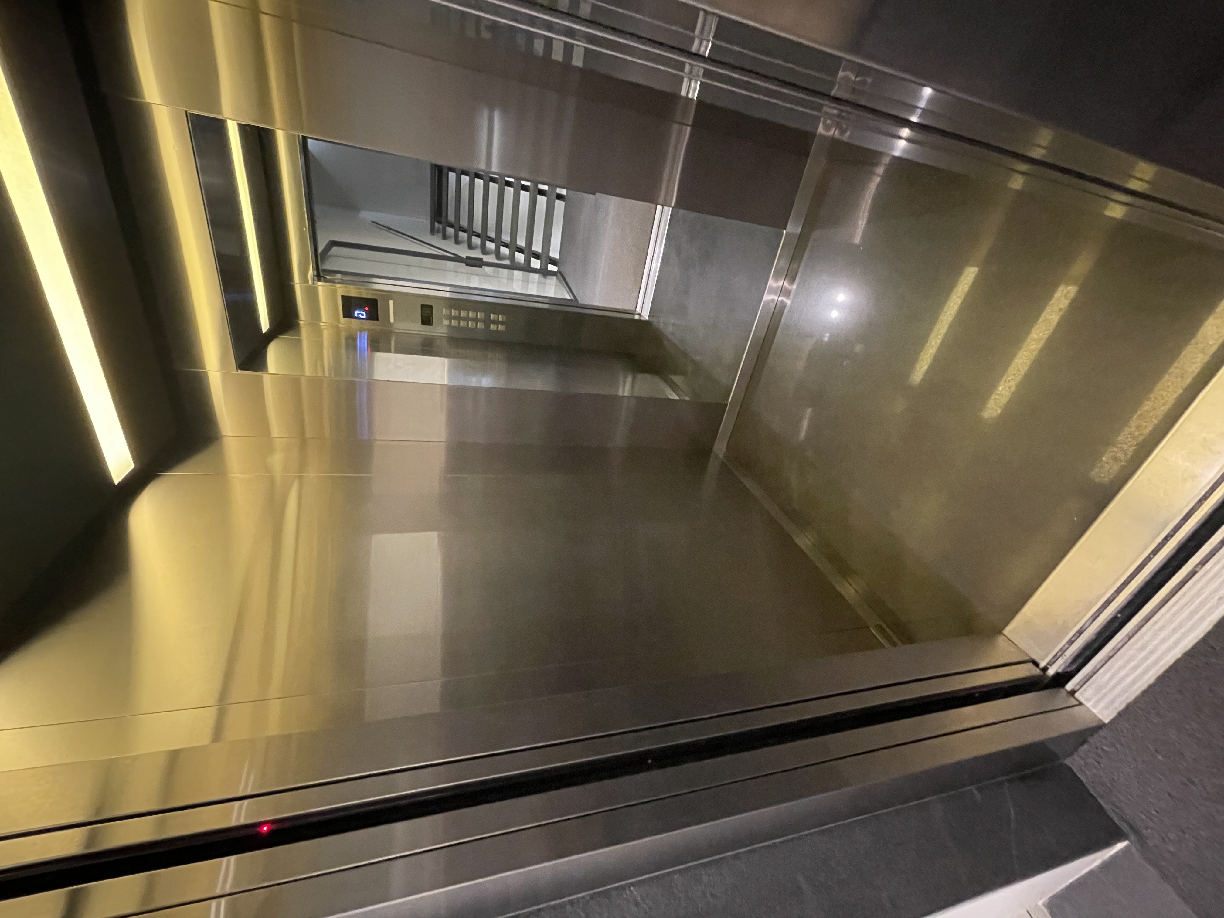 فروش اپارتمان ١٢٥متر فرمانیه تراس قابل چيدمان