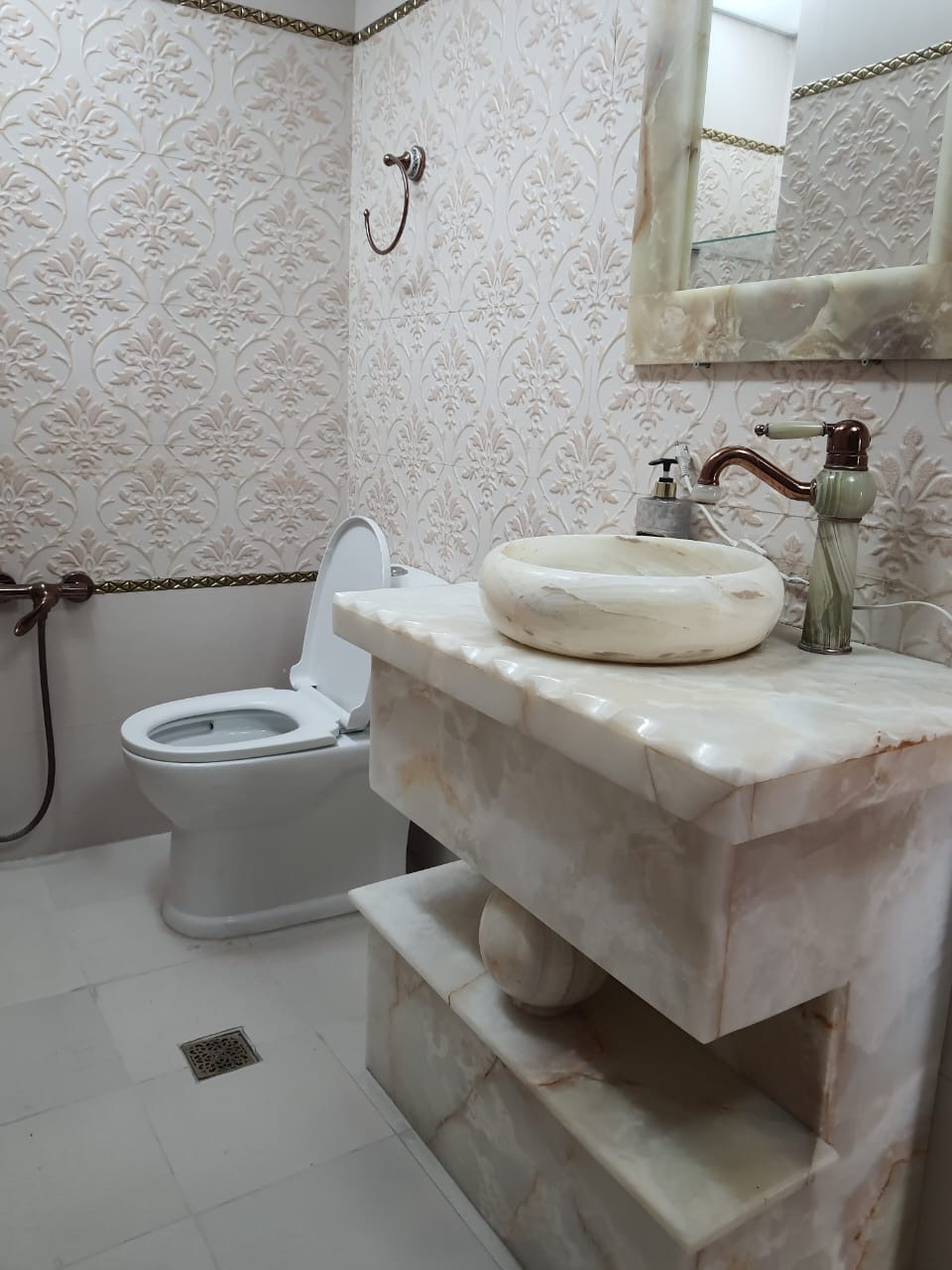 اجاره آپارتمان 130 متر کامرانیه