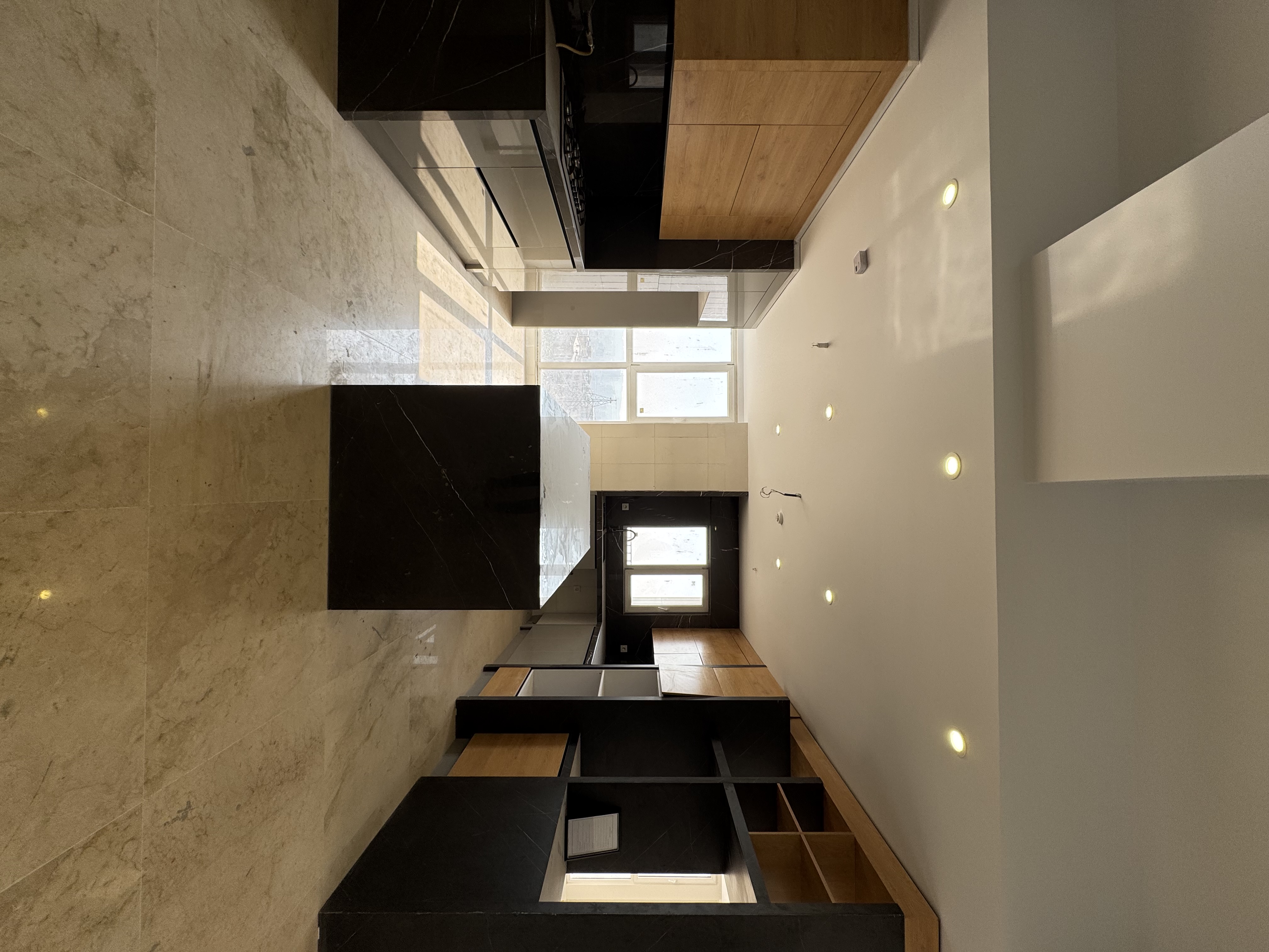 فروش آپارتمان 200متر آجودانیه 3 خواب