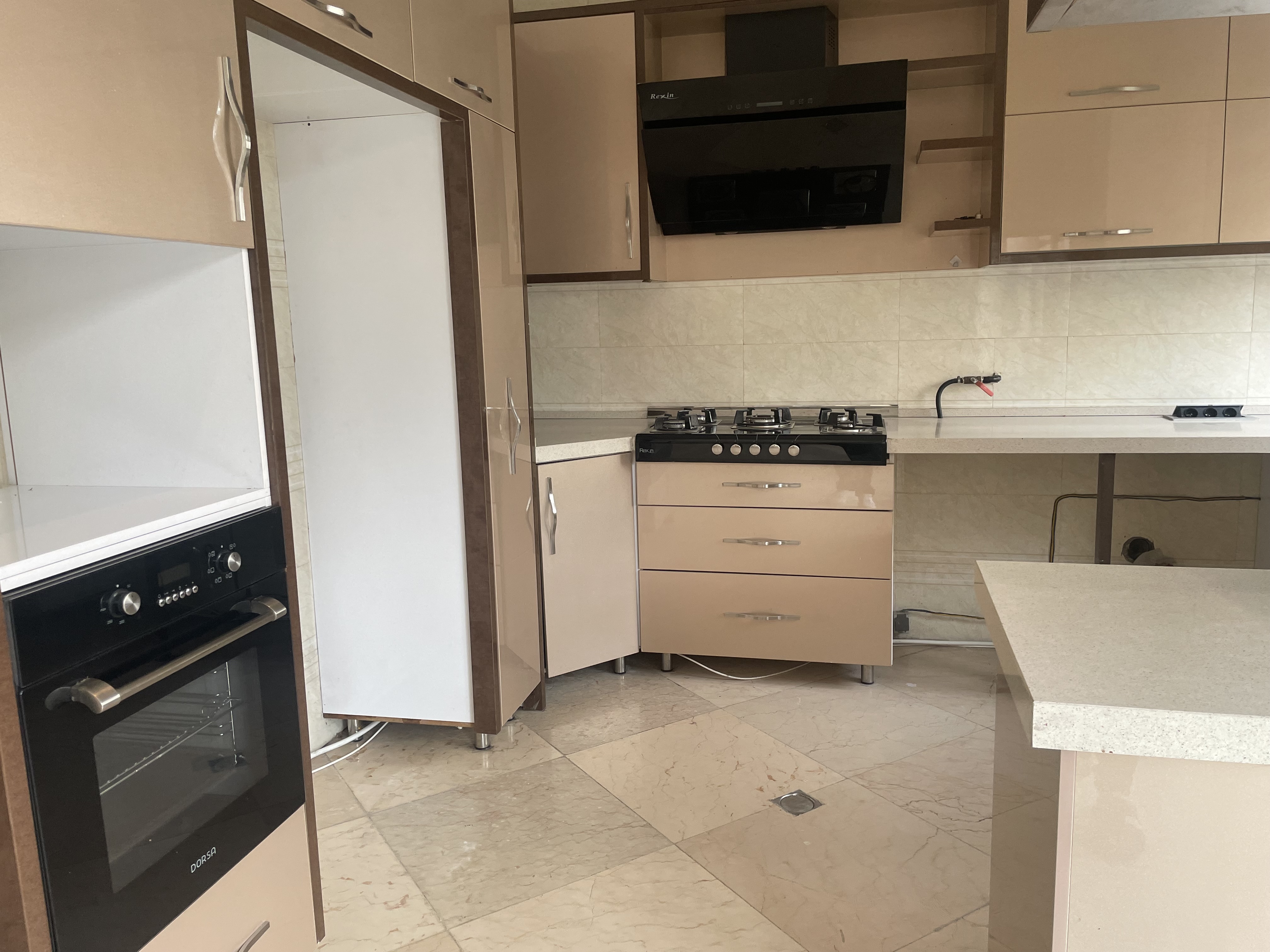 اجاره آپارتمان 200متر نیاوران 3خواب با100متر تراس