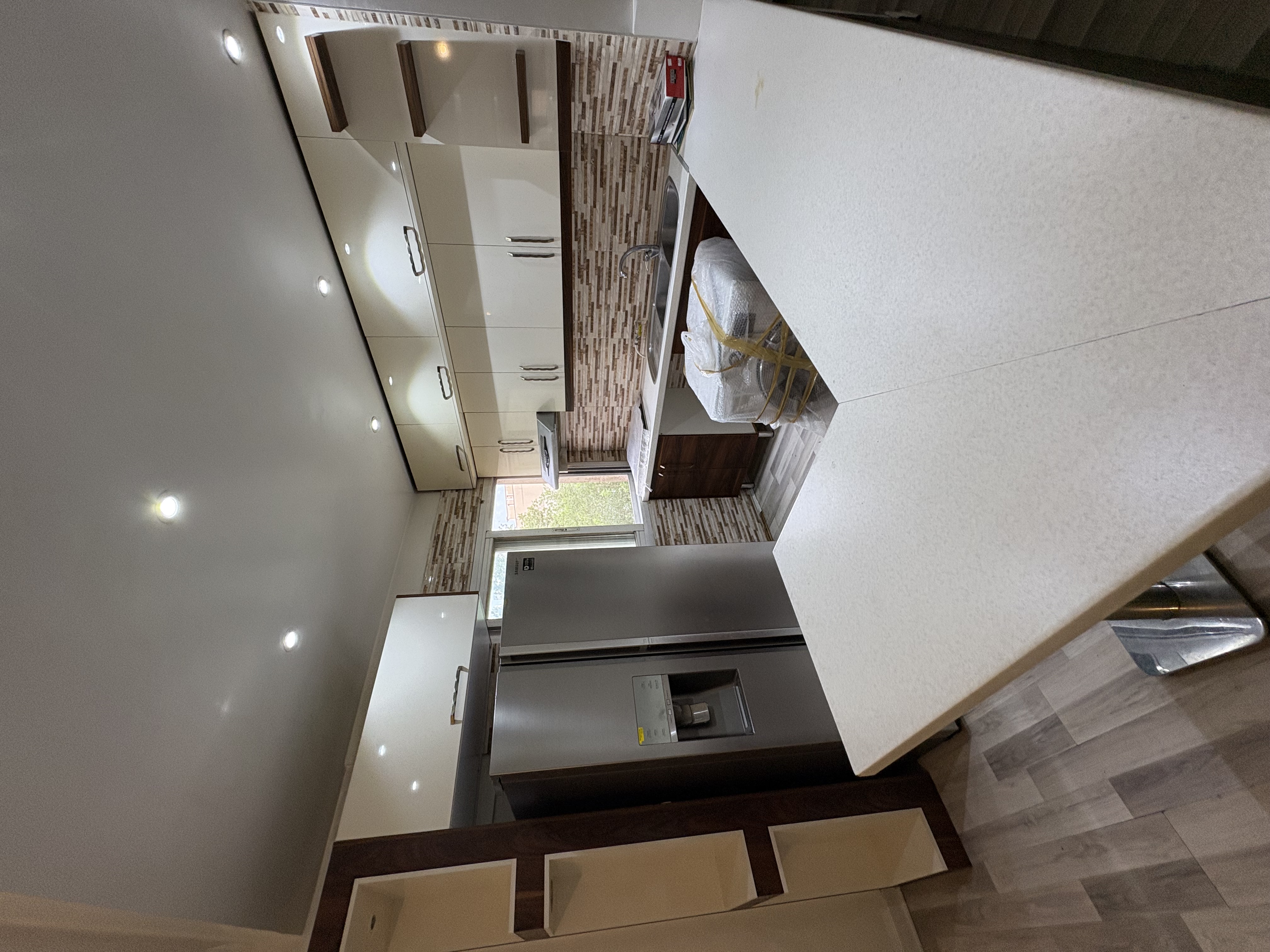 فروش آپارتمان 98 متر ازگل نور مستقیم