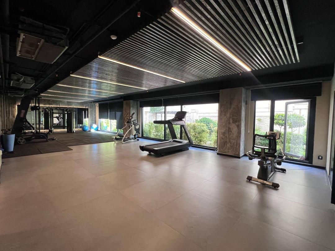 فروش آپارتمان فرمانیه 200 متر 3 خواب برج باغ