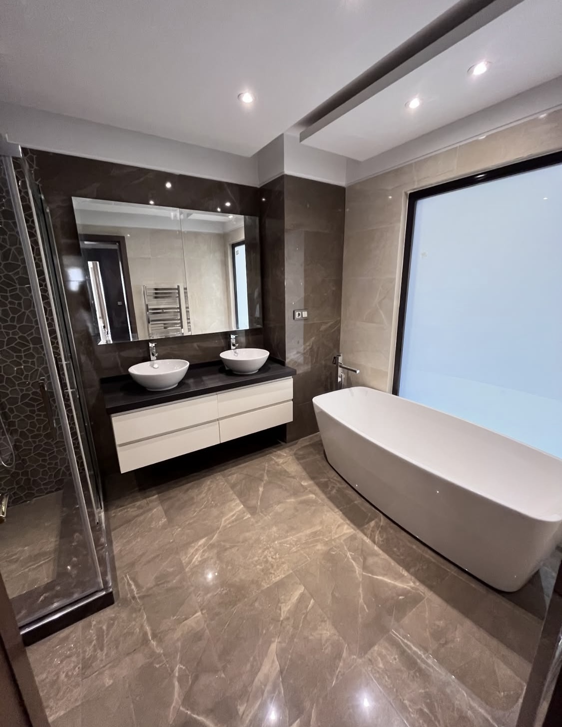 اجاره آپارتمان 200متر دیباجی نوساز فول مشاعات