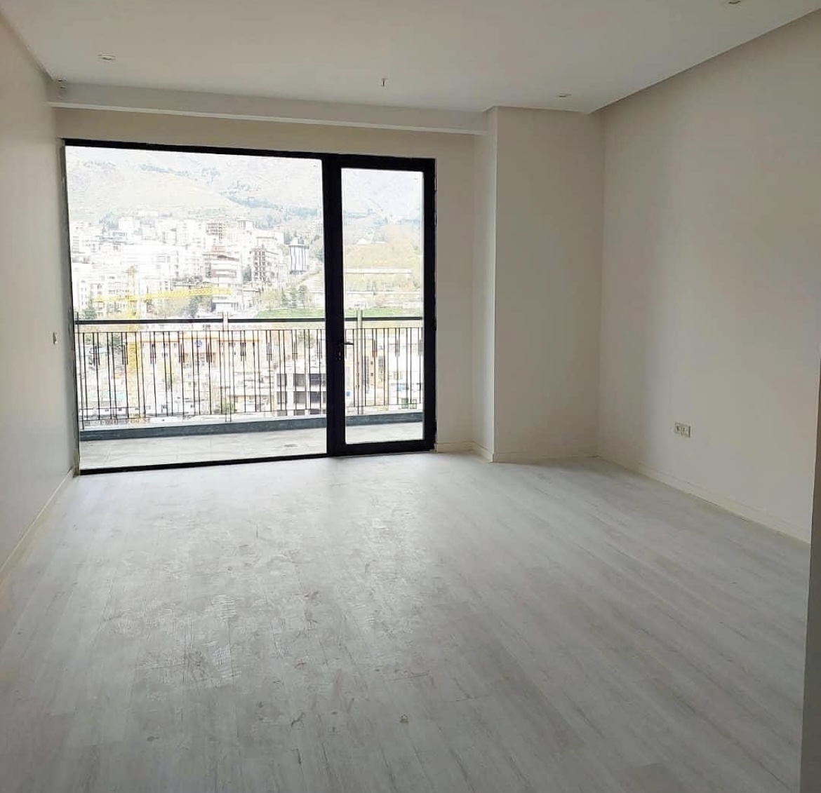 اجاره آپارتمان 240 متر نیاوران تراس سرتاسری