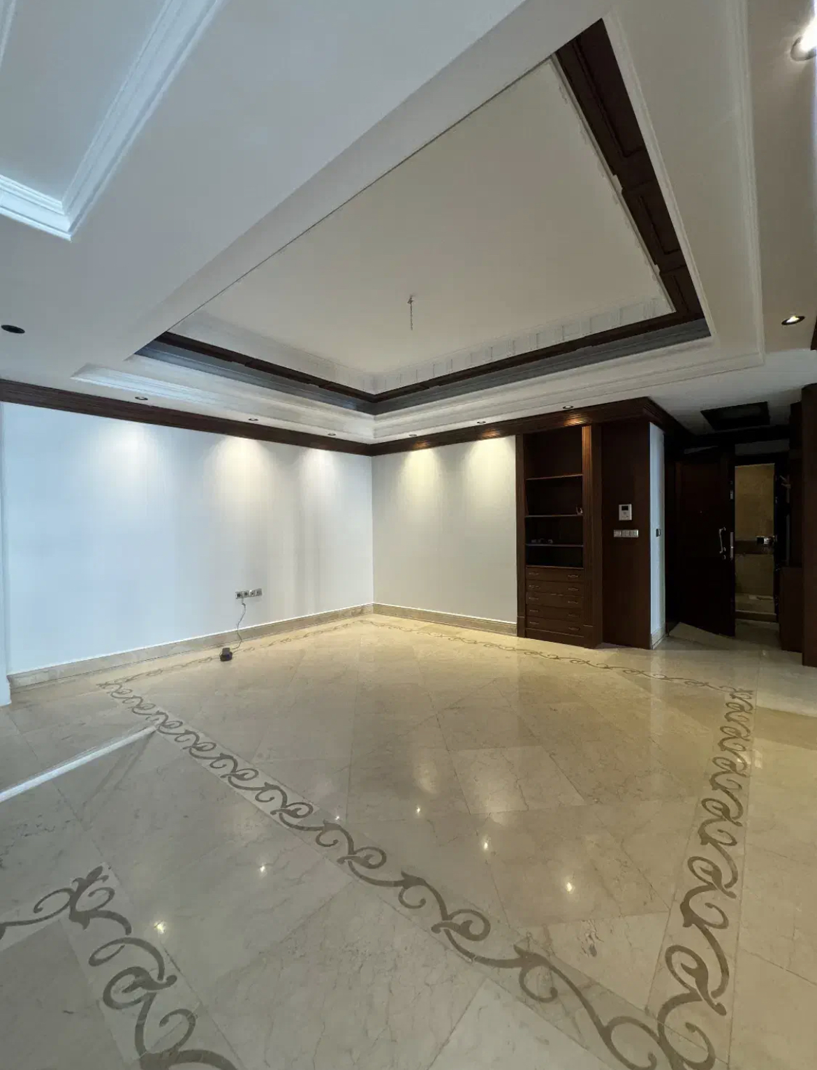 فروش آپارتمان 175متر فرمانیه 4پارکینگ سندی