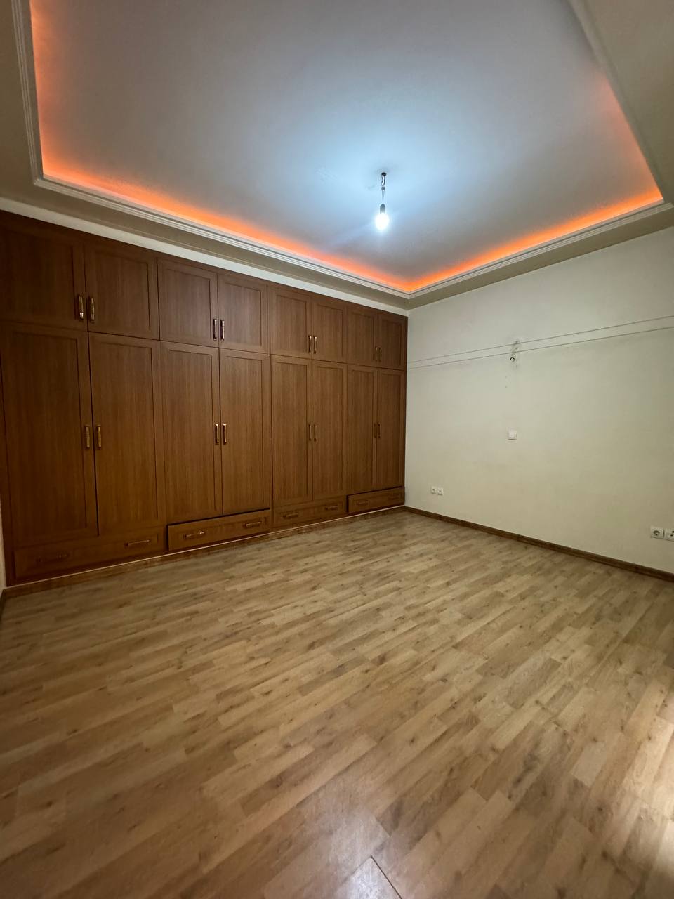 فروش آپارتمان 160متر کامرانیه شمالی فول مشاعات