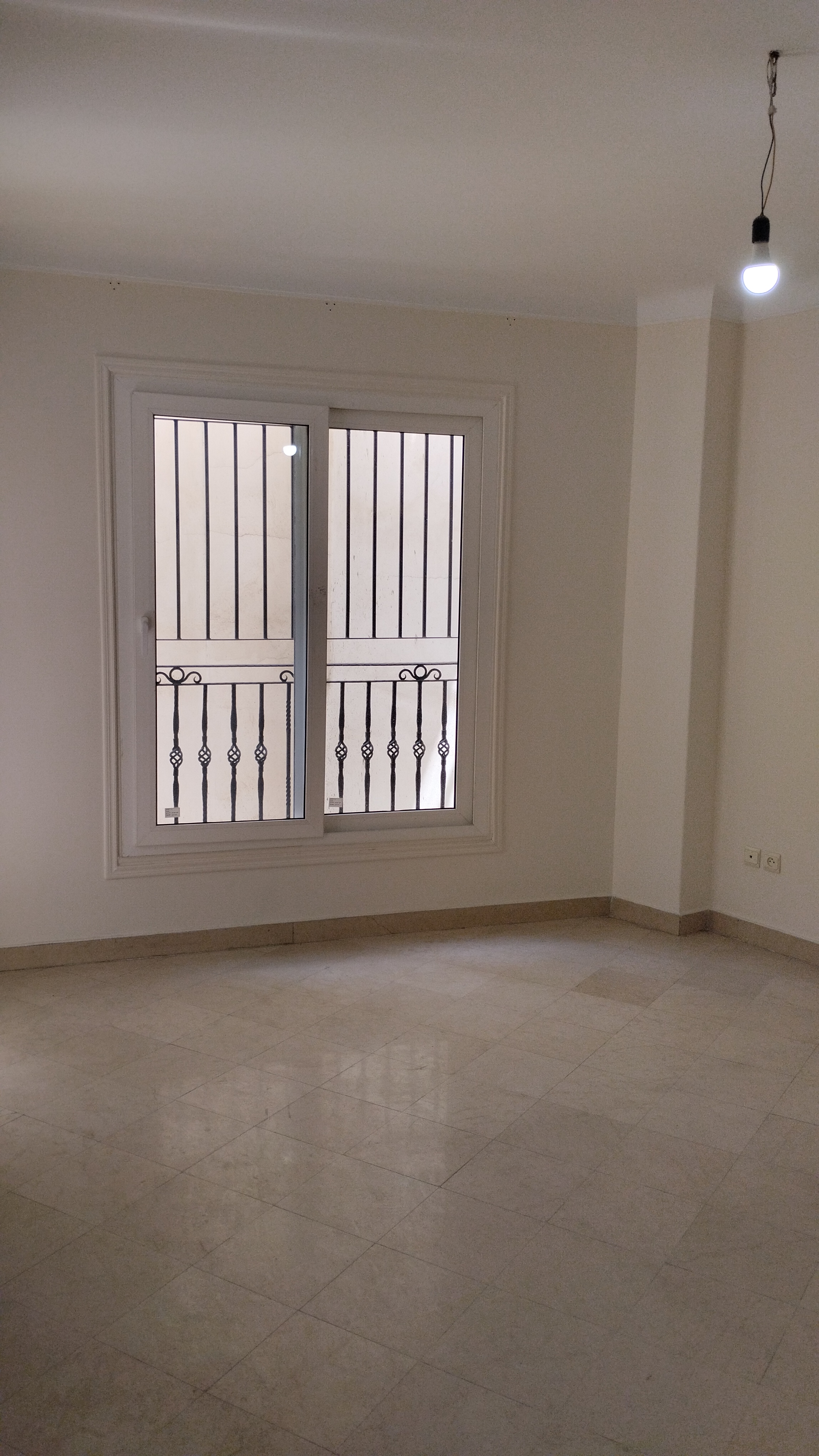 فروش آپارتمان 210 متر نیاوران 3 خواب فول امکانات
