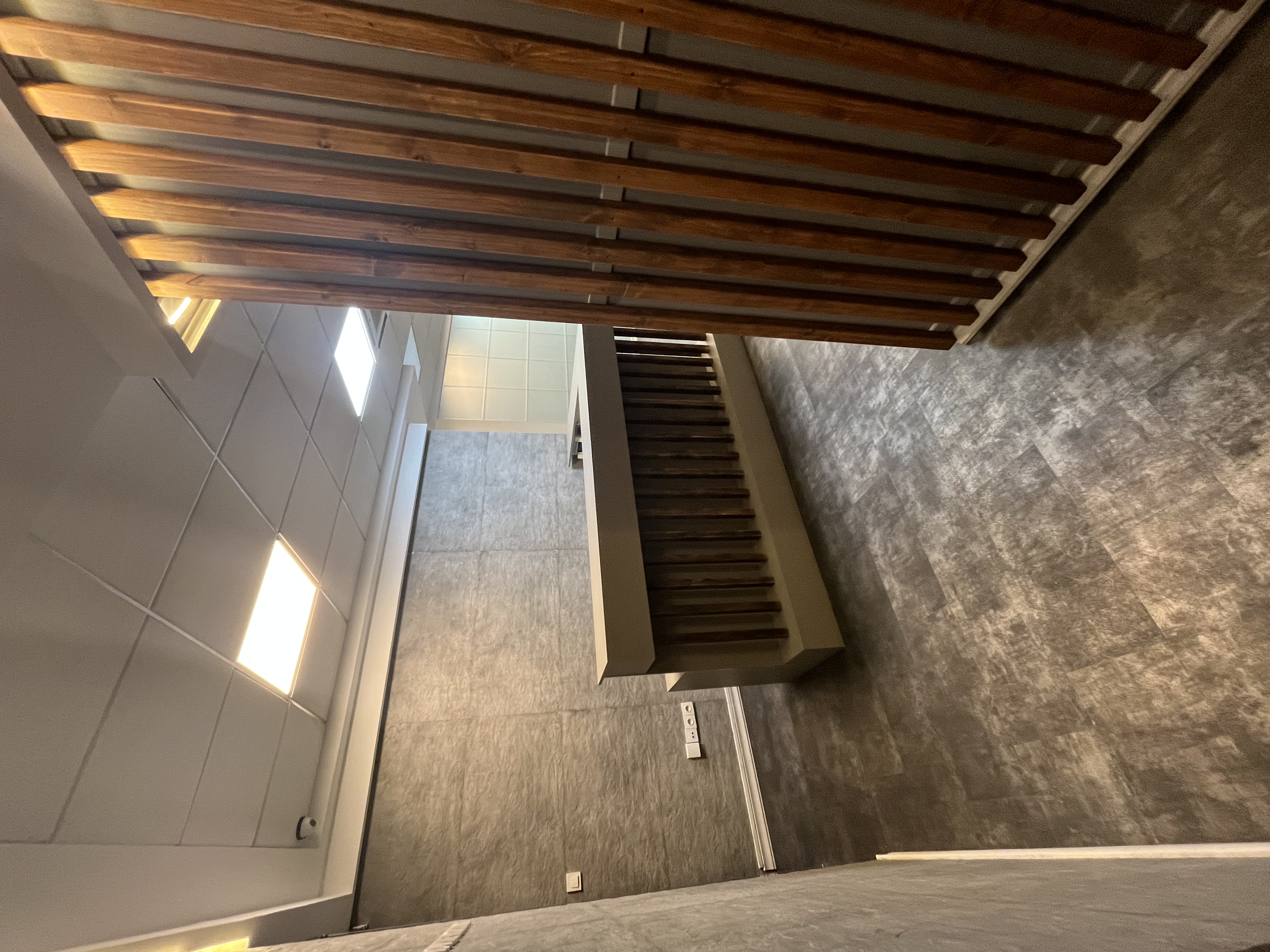 اجاره اداری 110 متر  اندرزگو