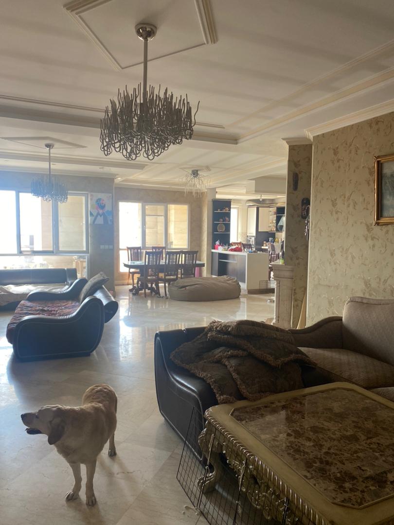 220متر بسیار خوش نشین مناسب خونه اولی کلید نخورده