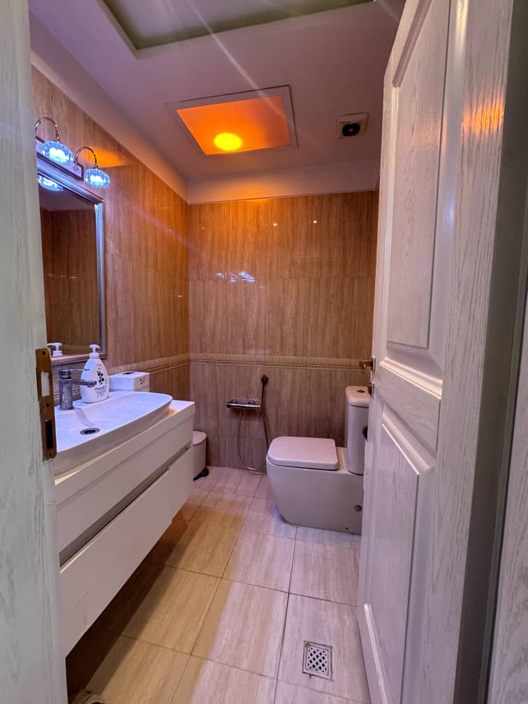 فروش برج 131 متر کامرانیه آقایی