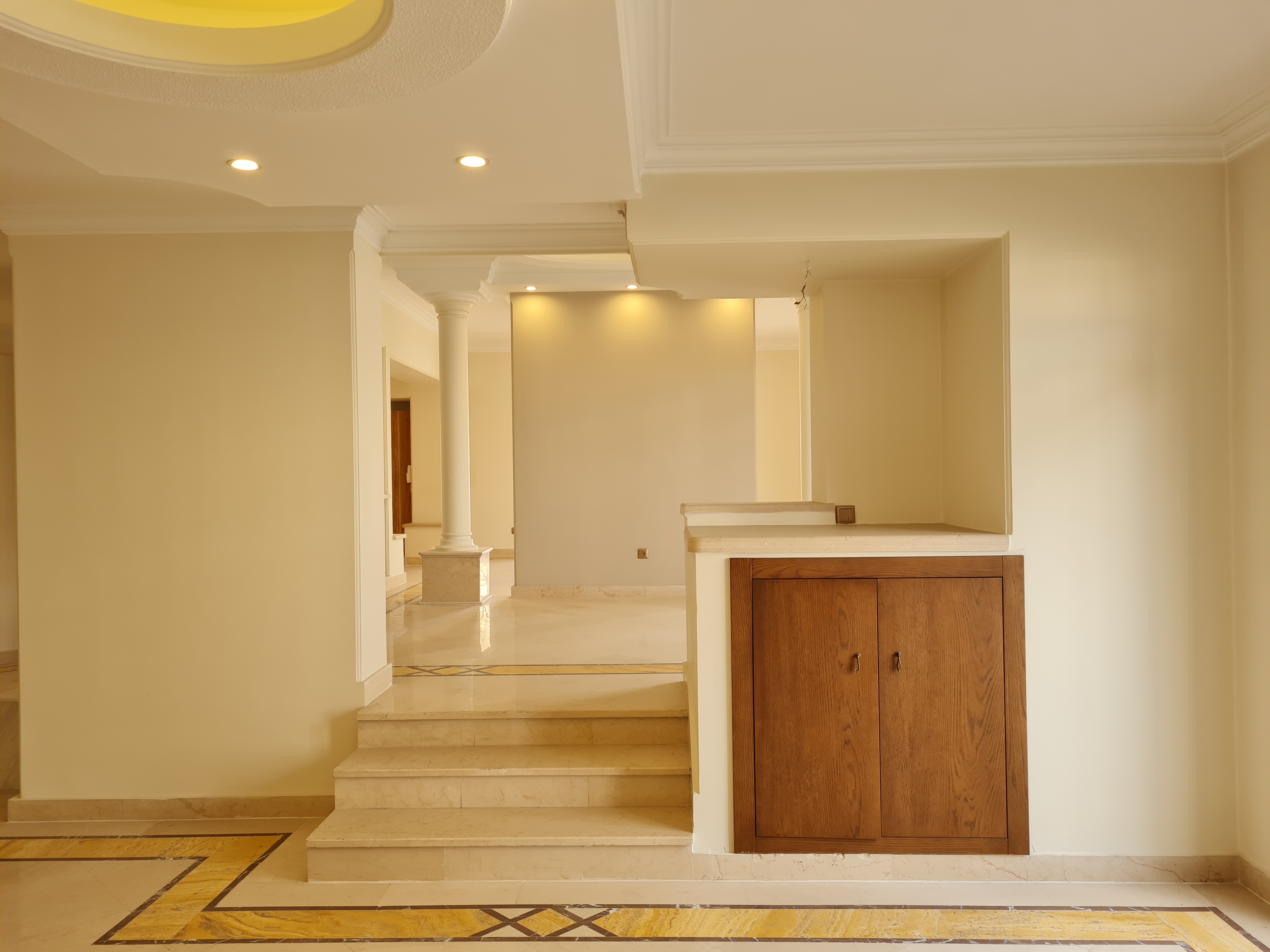 فروش آپارتمان 300 متر آجودانیه تاپ لوکیشن