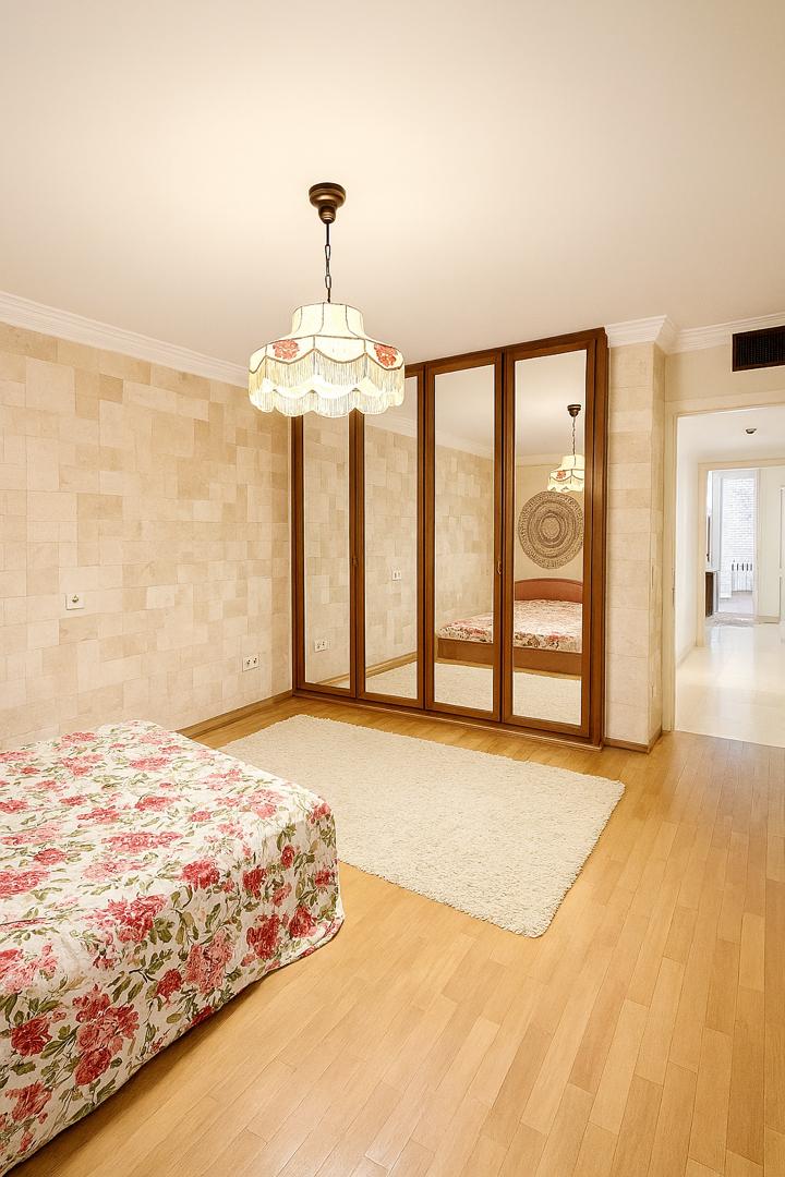 فروش آپارتمان در نیاوران 235متر 4خواب 2مستر استخر