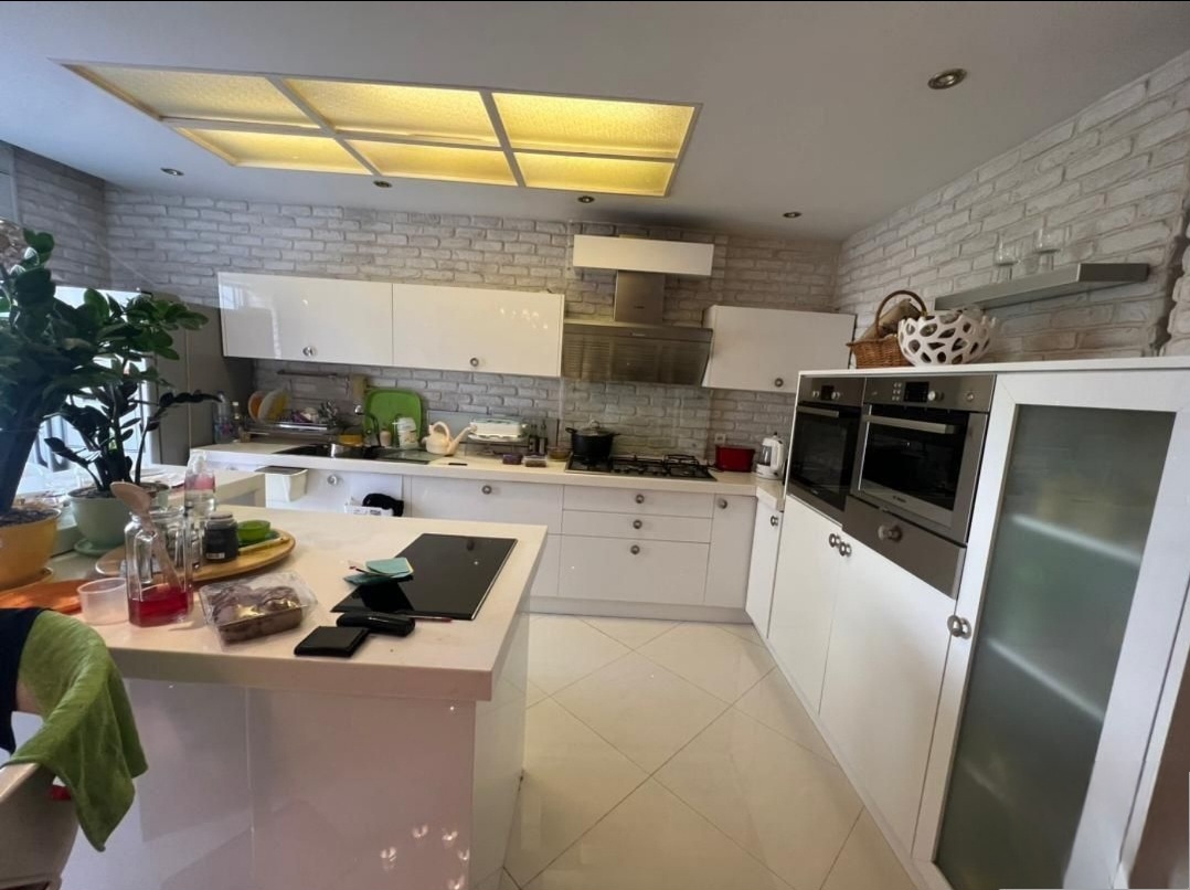 فروش آپارتمان 195 متر اقدسیه