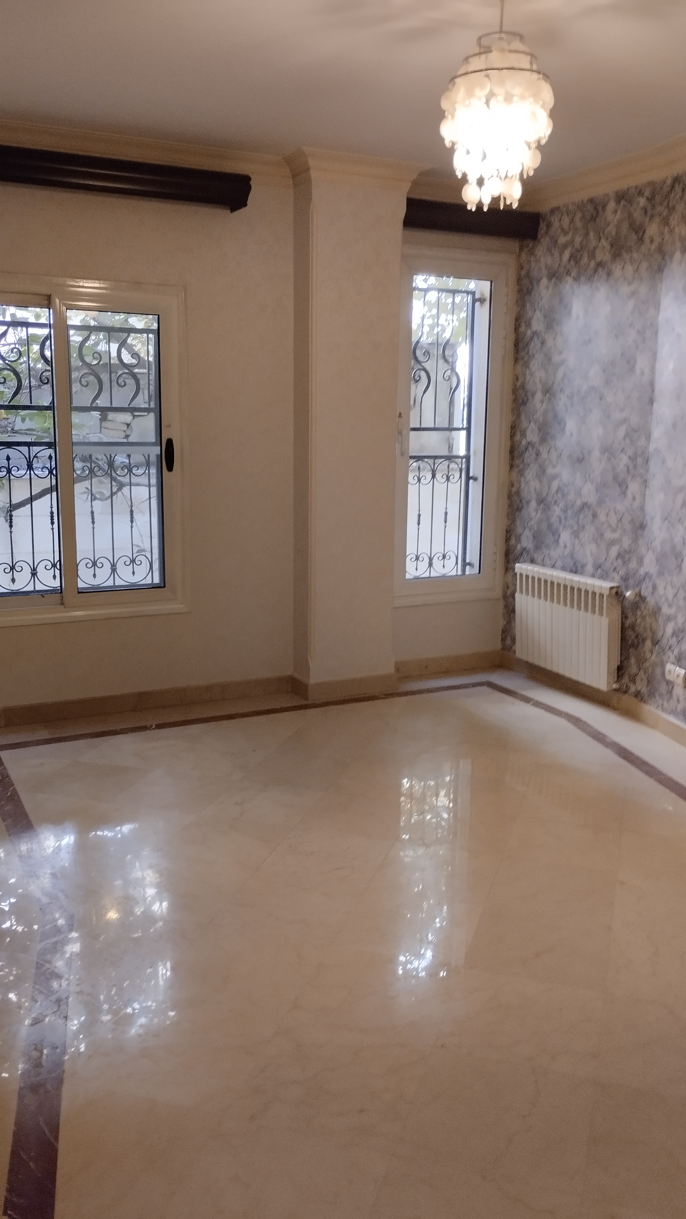 فروش آپارتمان 200 متر نیاوران 3 خواب فول مشاعات فول امکانات 2 پارکینگ سندی