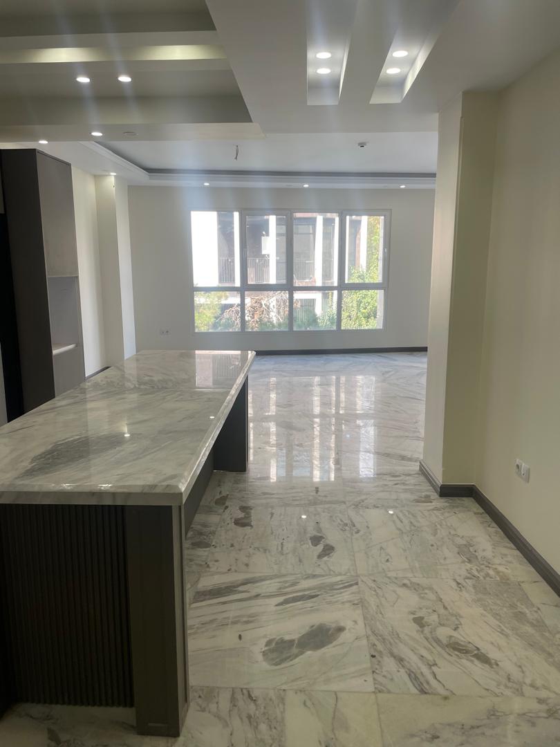 فروش آپارتمان  130 متر آجودانیه طبقات بالا