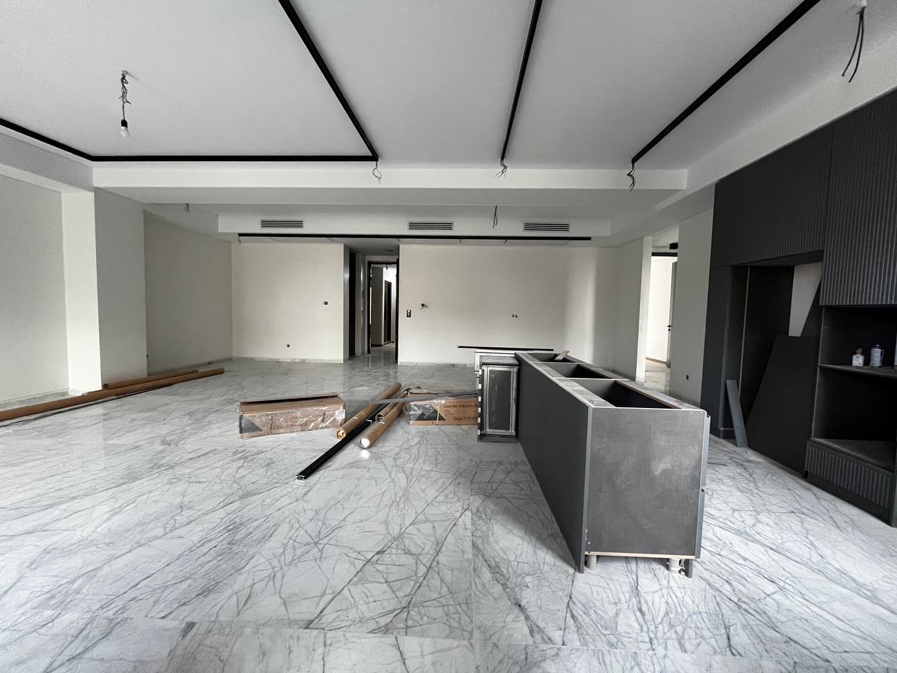 فروش آپارتمان 190متر آجودانیه مدرن کلید نخورده