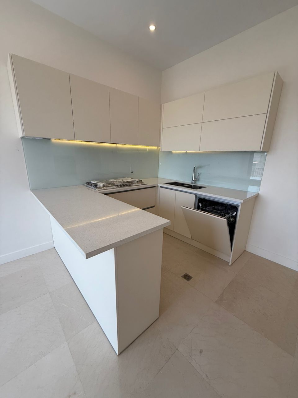 فروش آپارتمان 102 متر فرمانیه شرقی