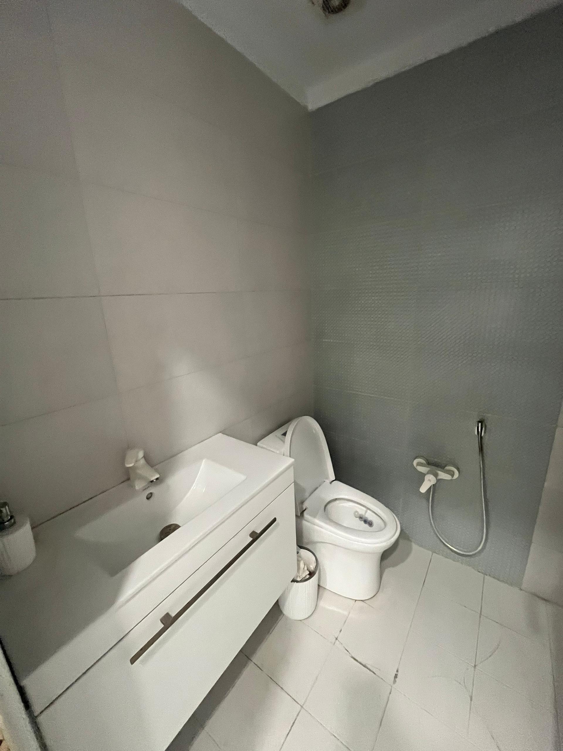 اجاره اداری 180متر آجودانیه