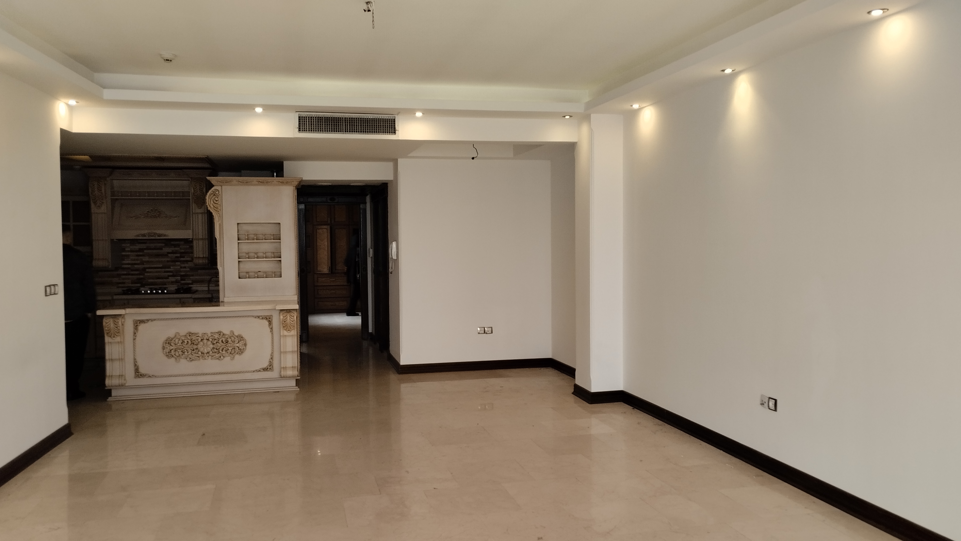 فروش 100 متر 2 خواب فول امکانات نیاوران