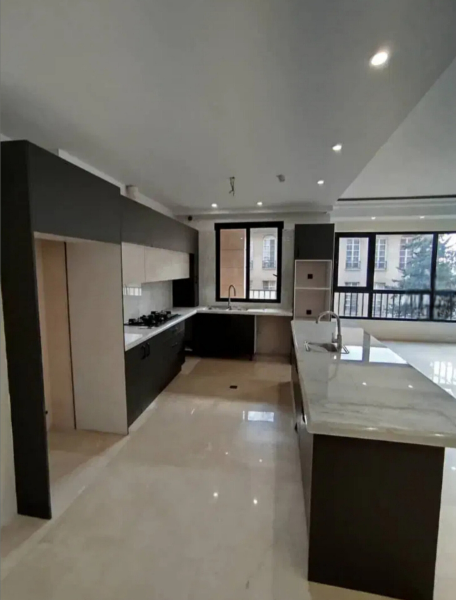 فروش آپارتمان 160 متر قیطریه کلید نخورده نور عالی (چند قدمی پارک قیطریه)