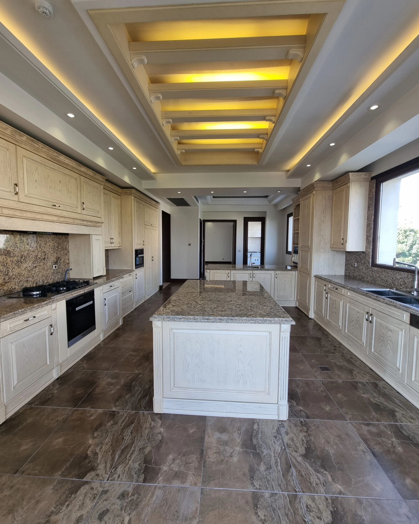 فروش آپارتمان 306 متر فرمانیه علوی