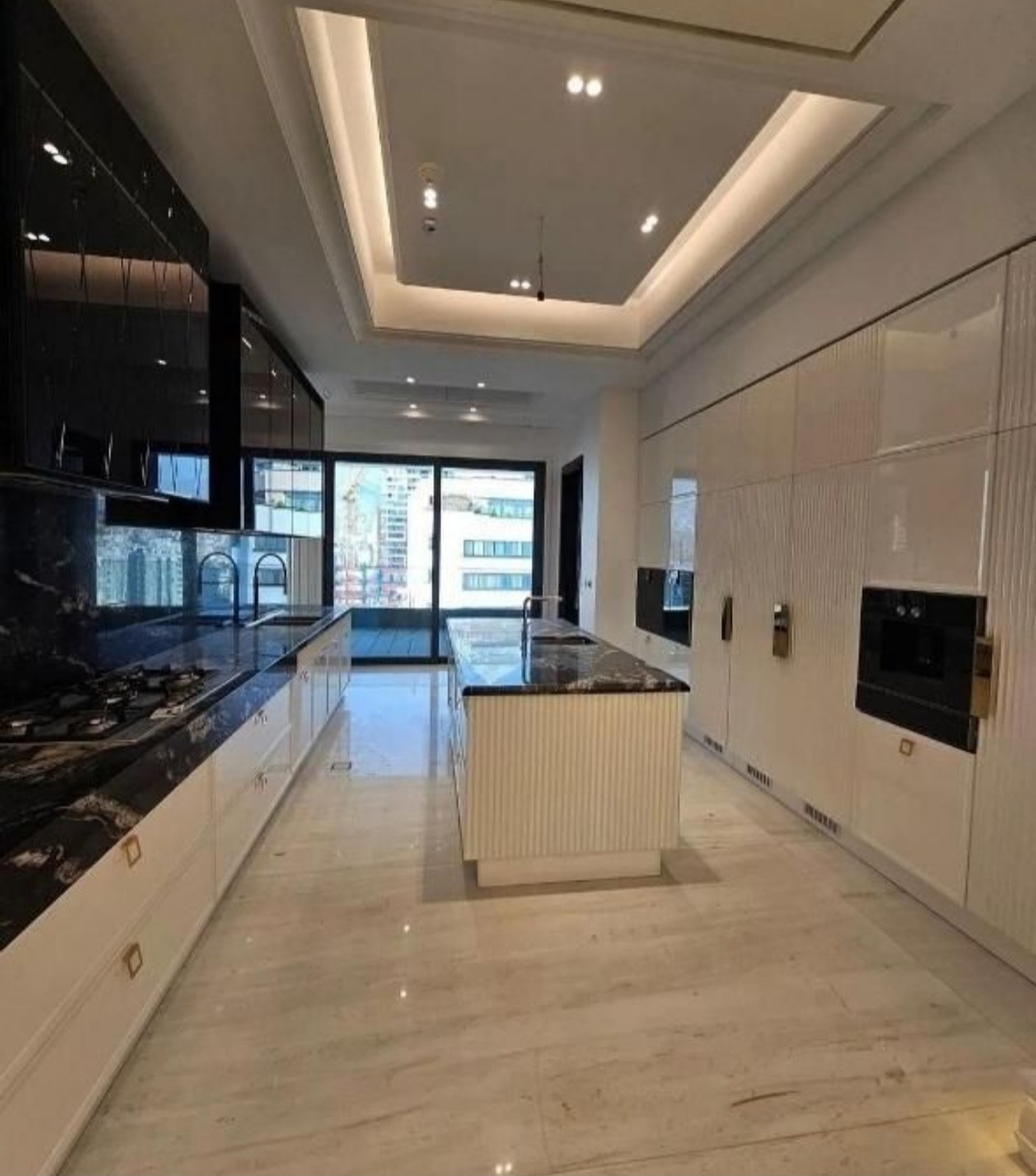 اجاره آپارتمان 230متر آجودانیه تراس قابل چیدمان