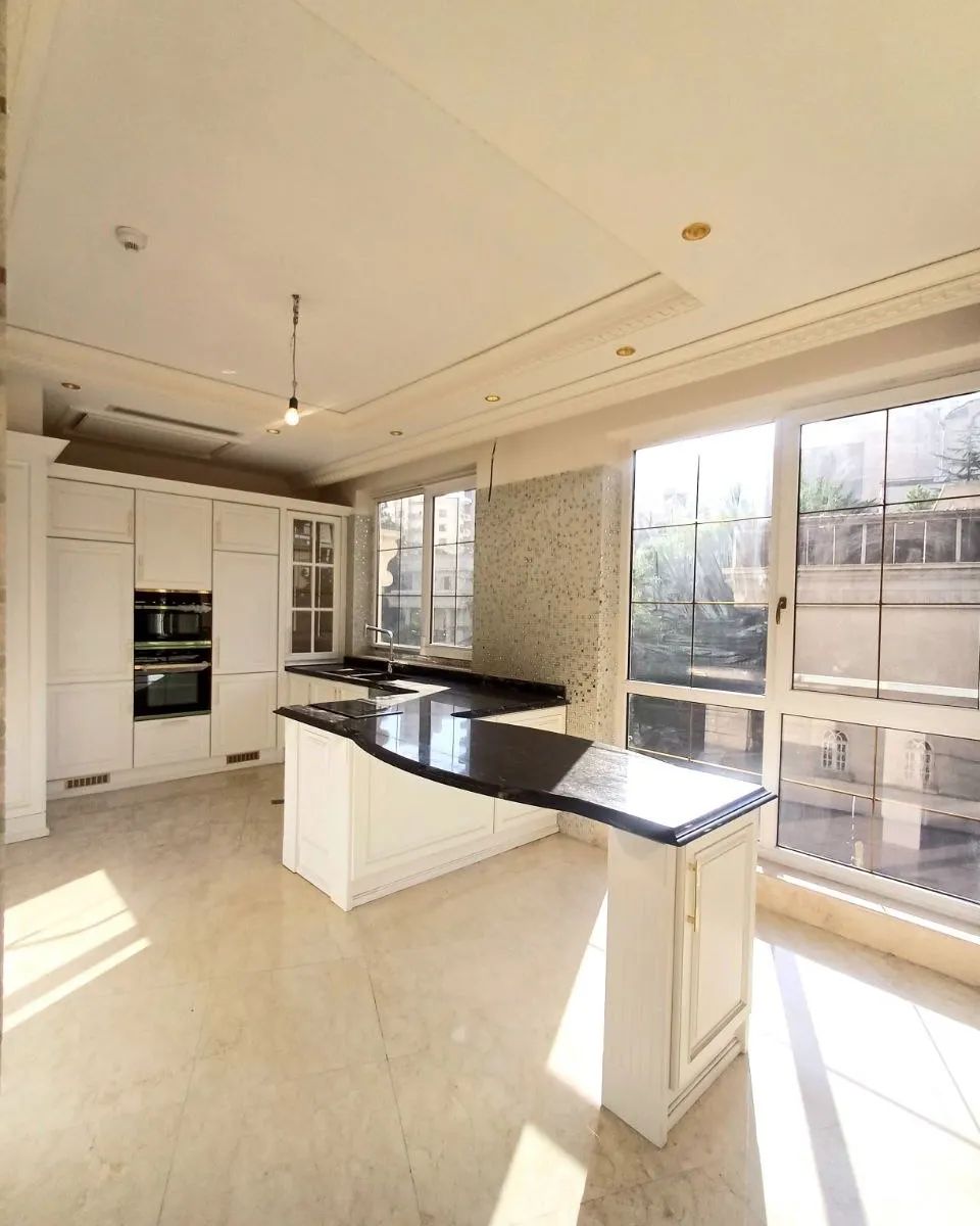 فروش آپارتمان 220متر کامرانیه 2پارکینگ تراس بزرگ