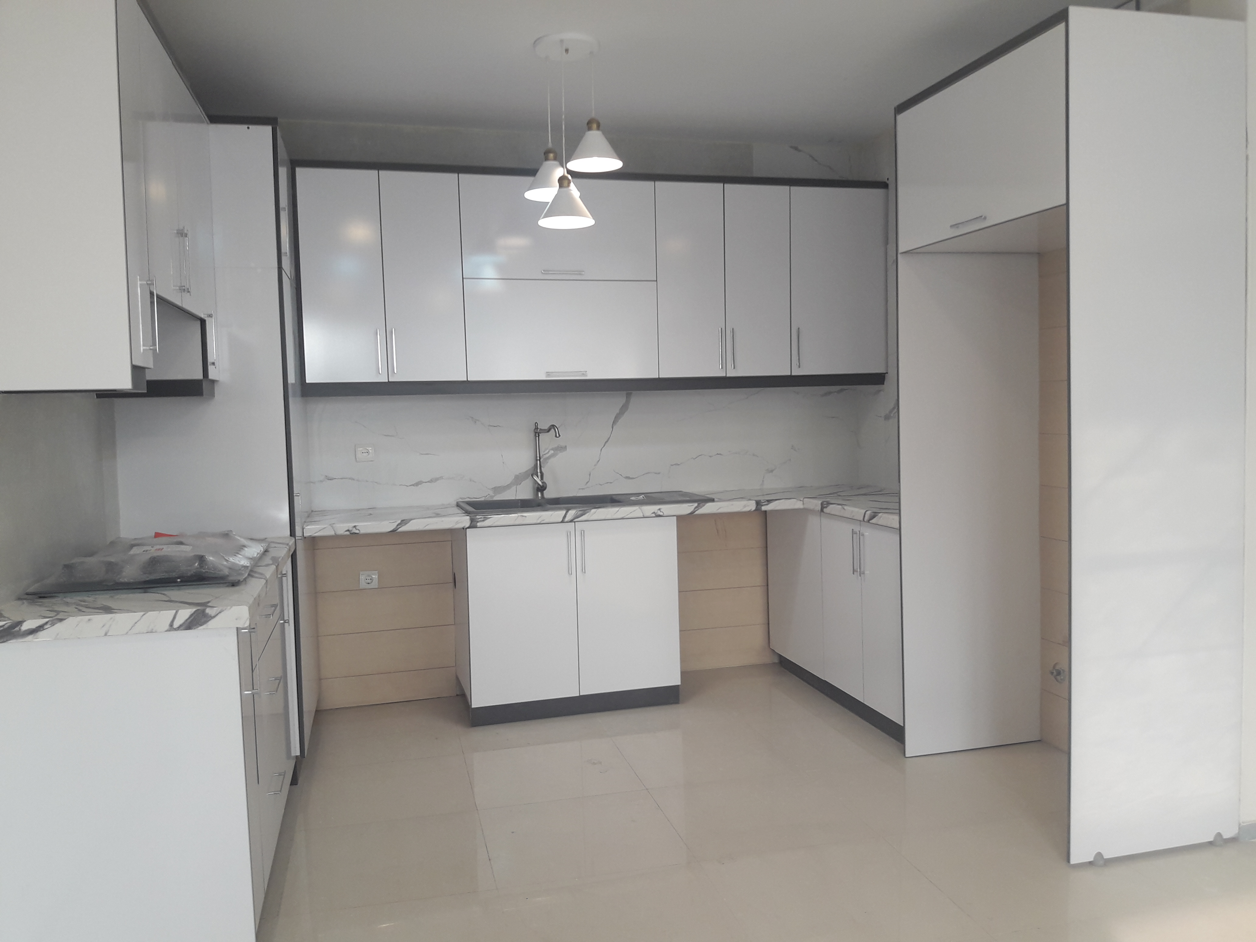 فروش آپارتمان 60 متر هروی غرق نور