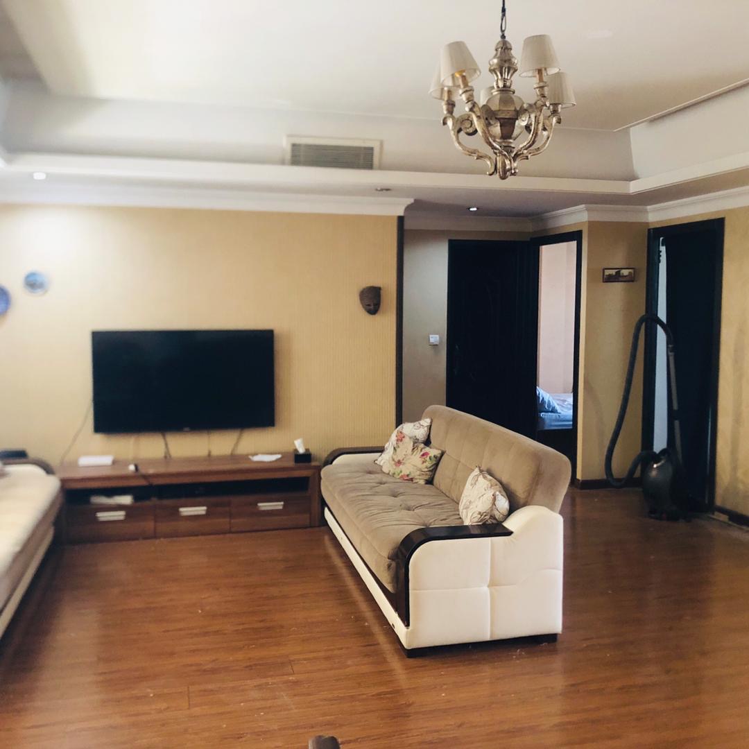 فروش آپارتمان 140 متر سه خوابه با 2 پارکینگ سندی در منظریه