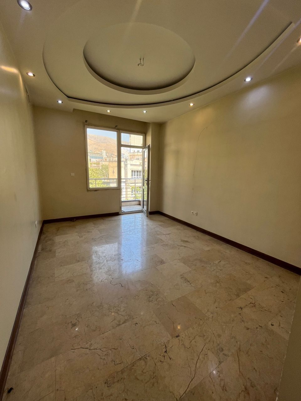 اجاره آپارتمان 140 متر دزاشیب ساختمان برند