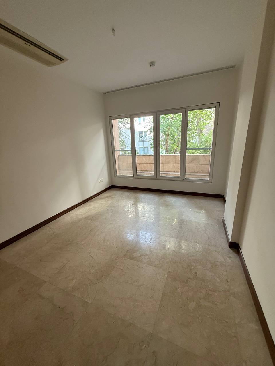 اجاره آپارتمان 240 متر گلسنگ نیــاوران